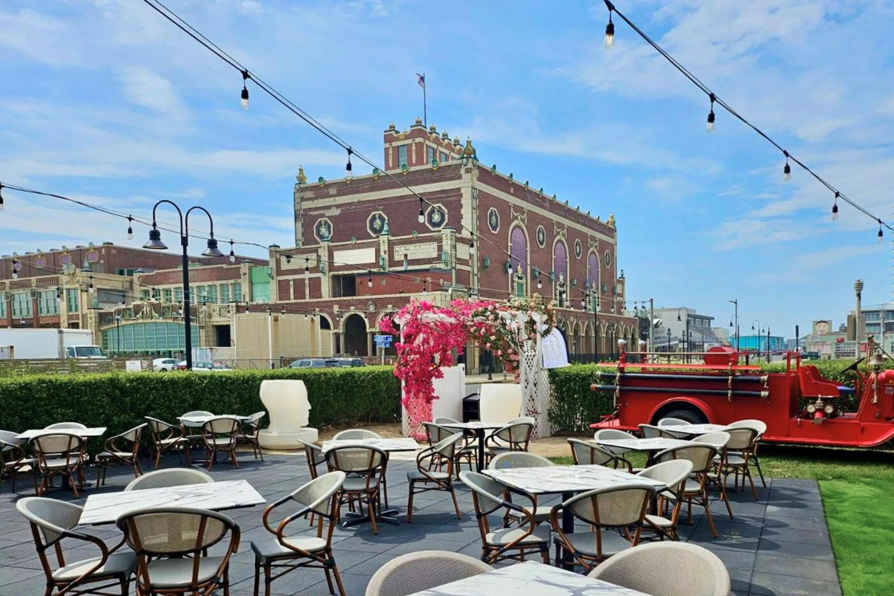 Patio in Berkeley Oceanfront Hotel