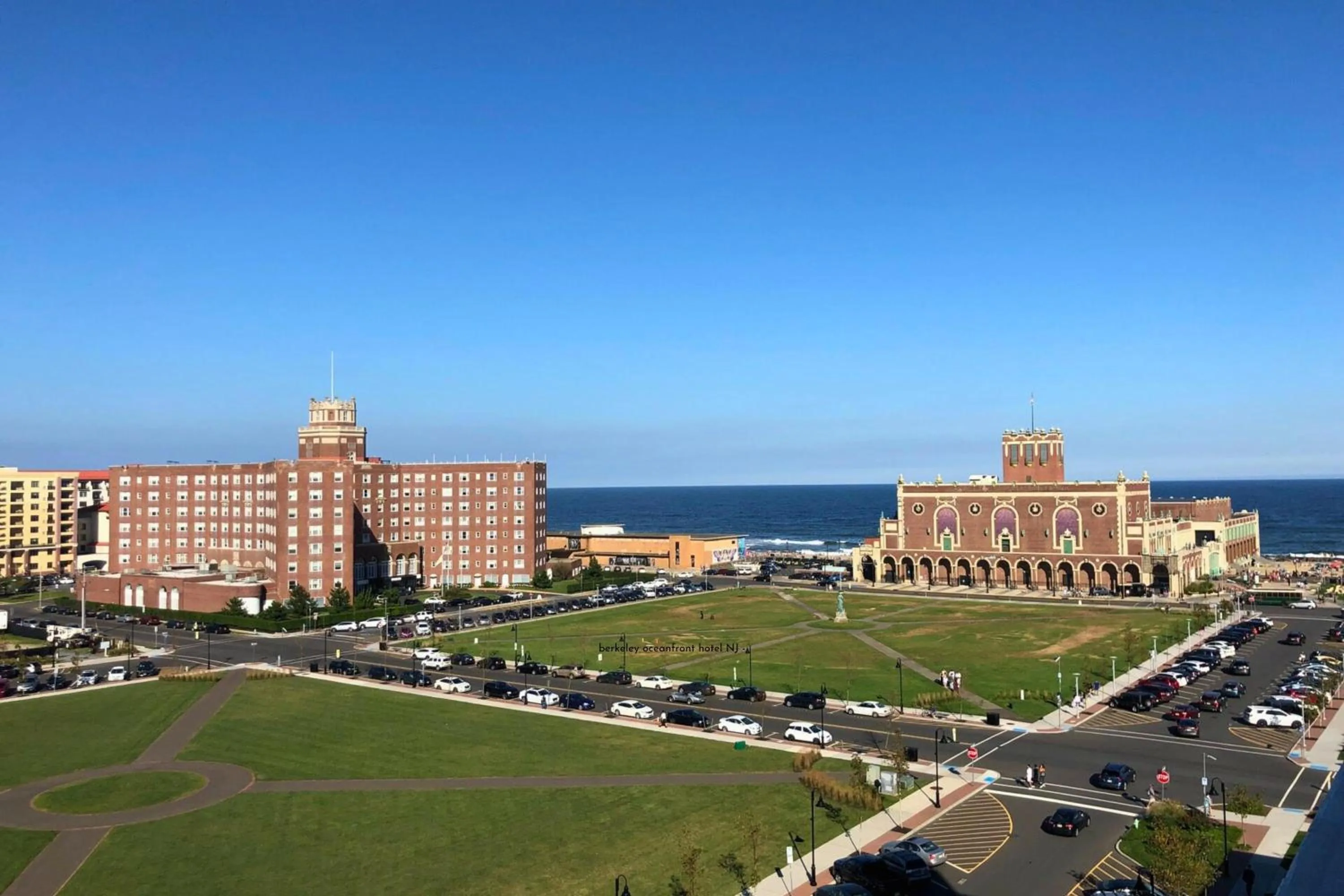Property building in Berkeley Oceanfront Hotel