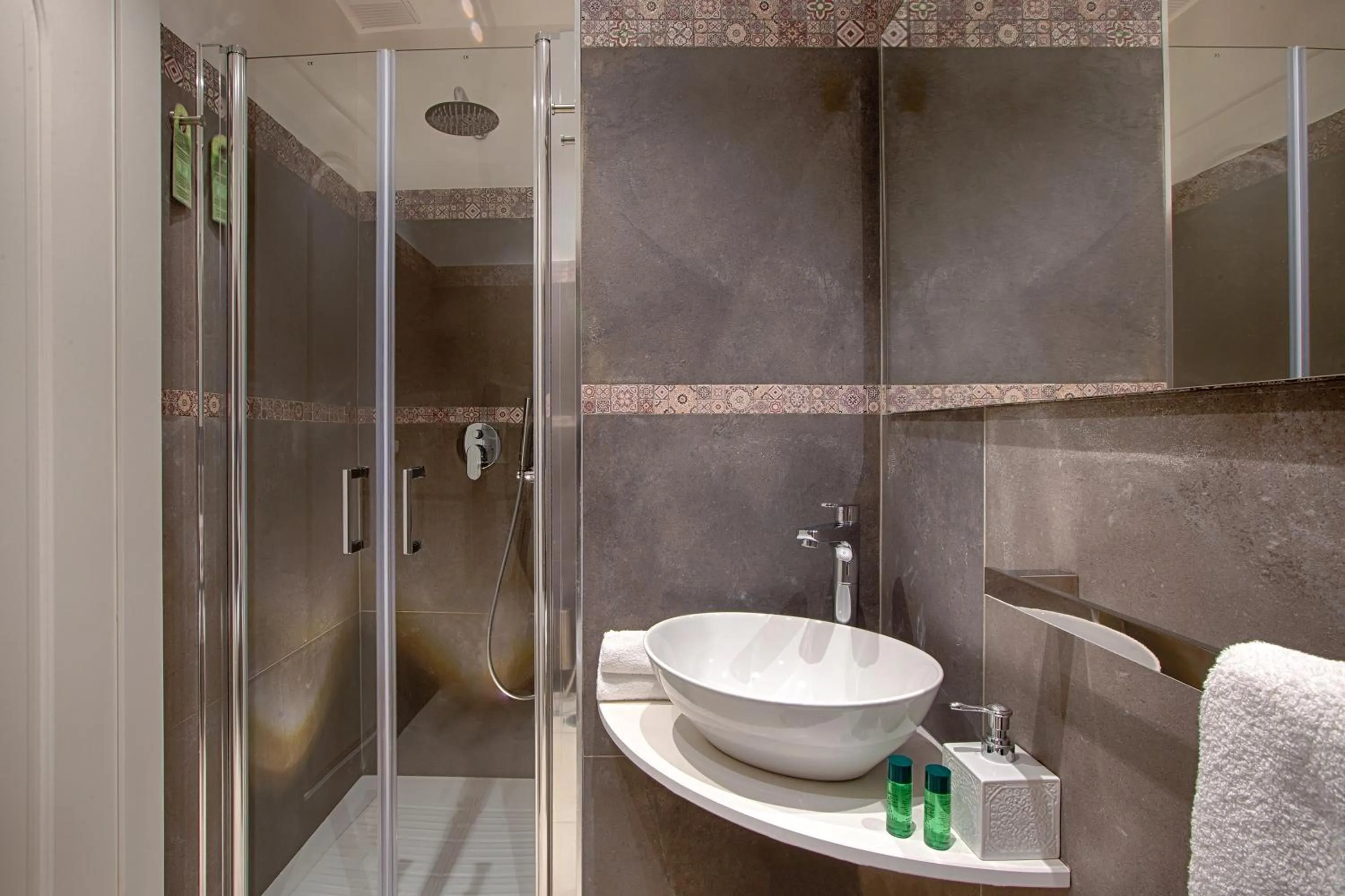 Bathroom in B&B Napoli Time