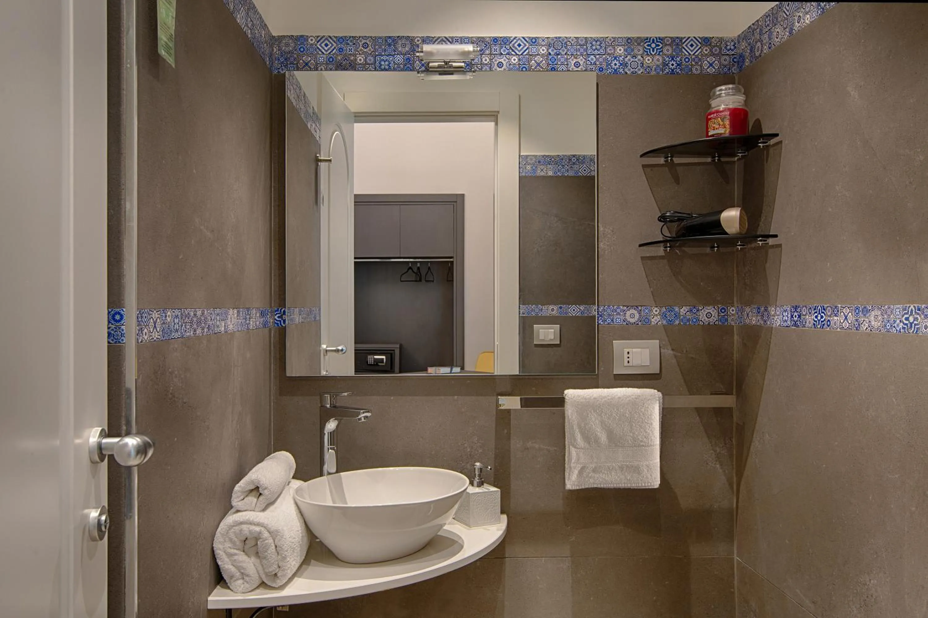 Bathroom in B&B Napoli Time