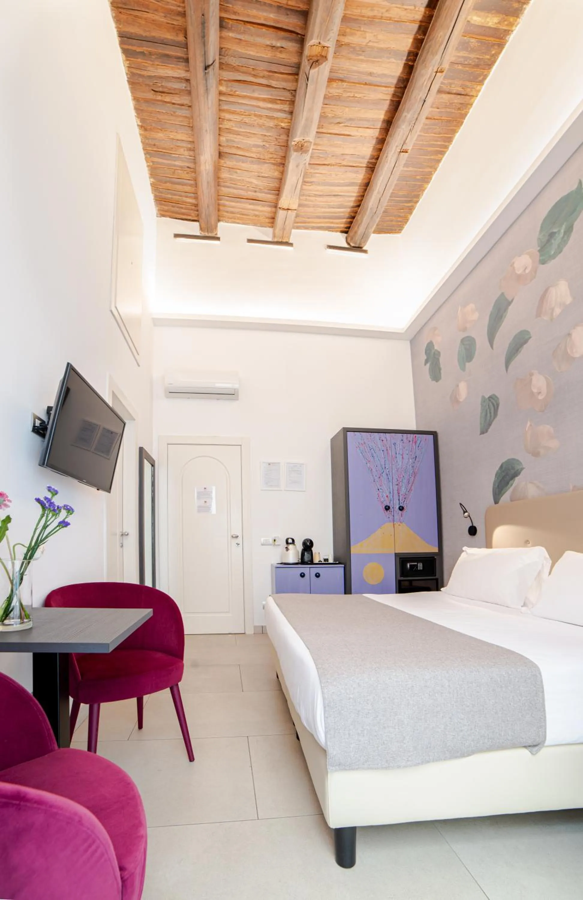 View (from property/room), Bed in B&B Napoli Time