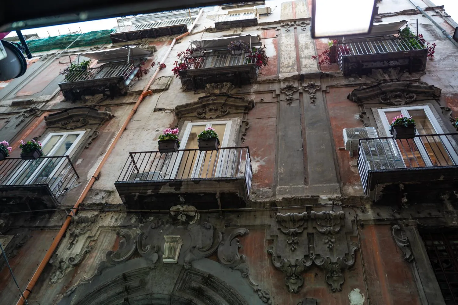 Property building in B&B Napoli Time