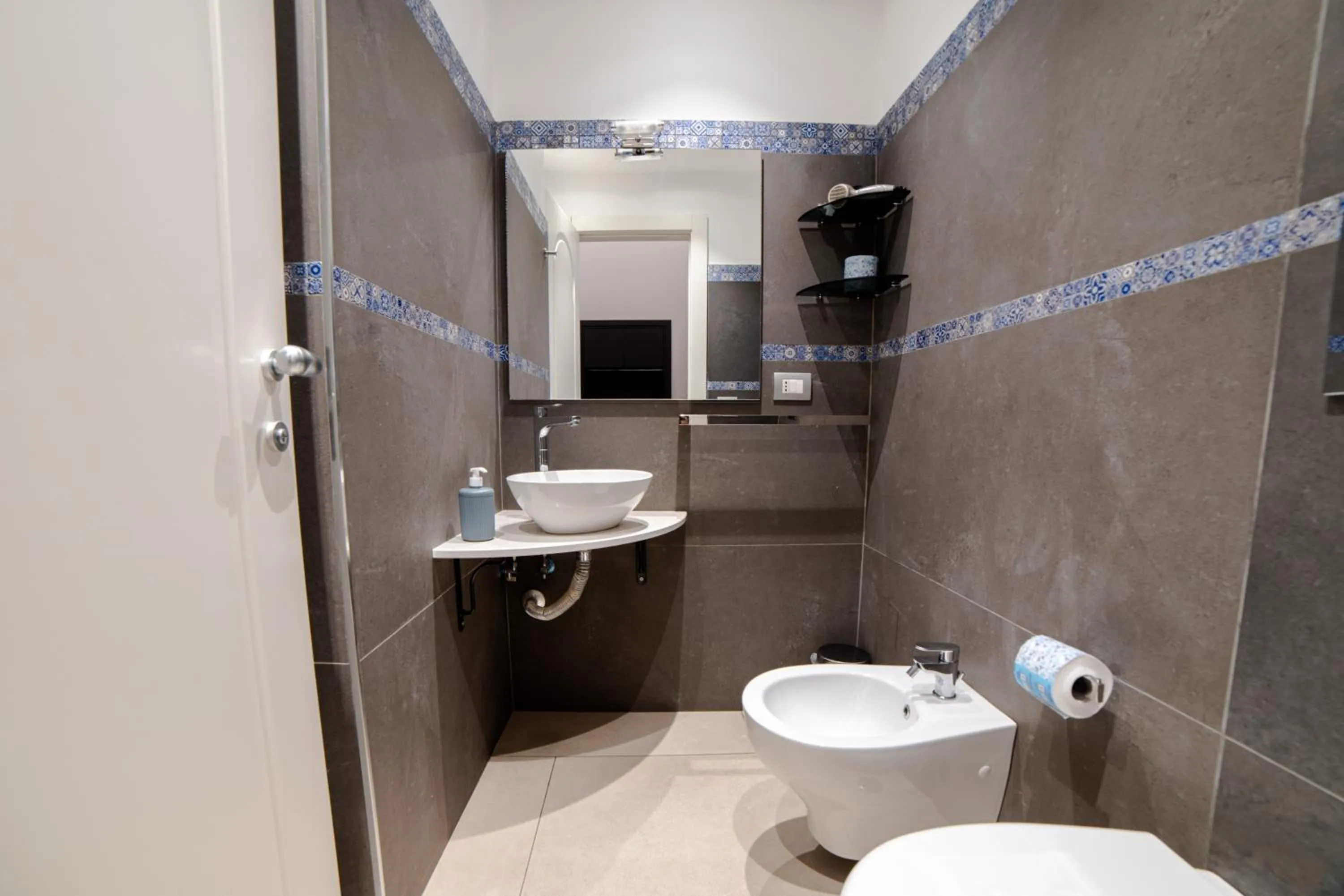 Bathroom in B&B Napoli Time