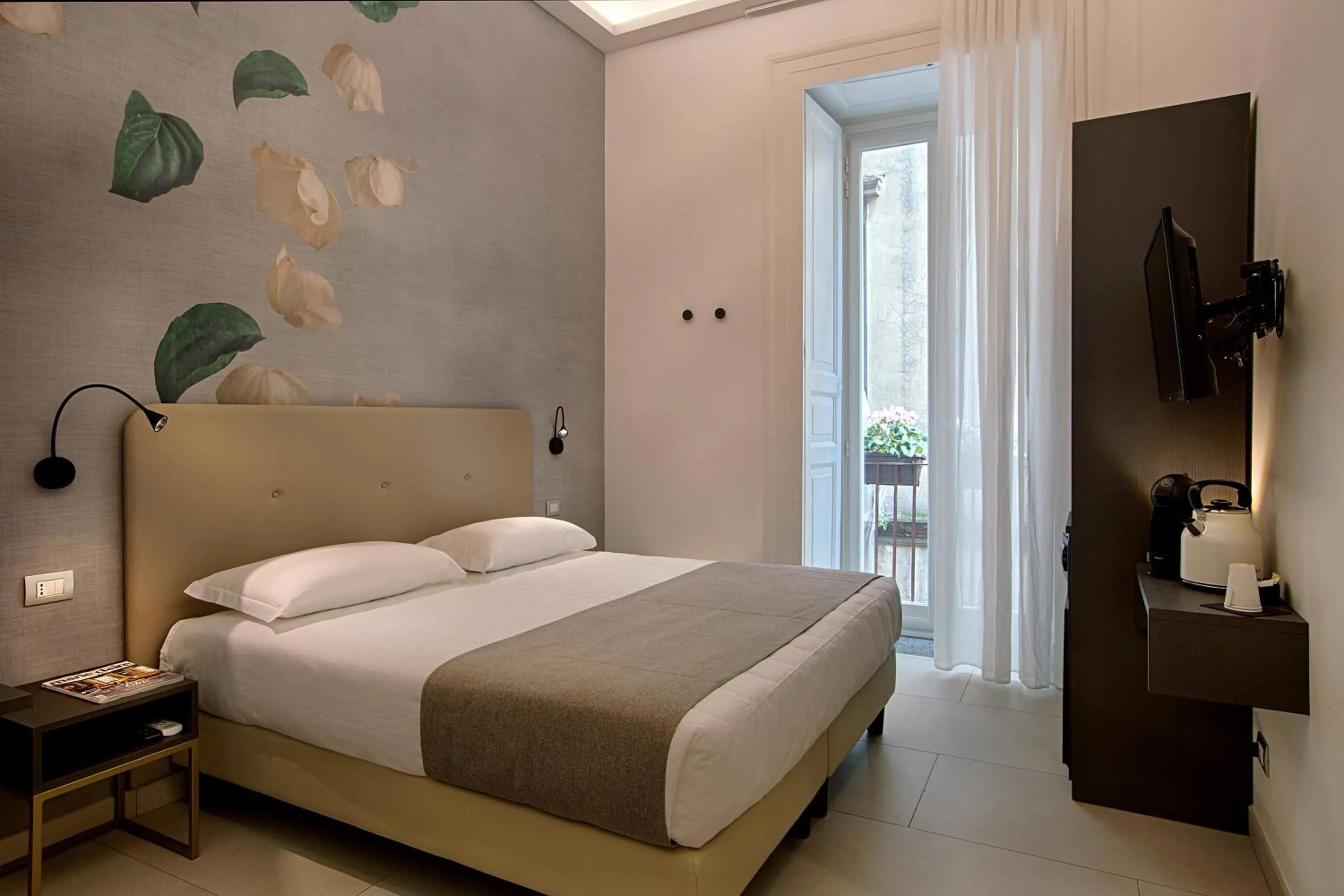 Photo of the whole room, Bed in B&B Napoli Time