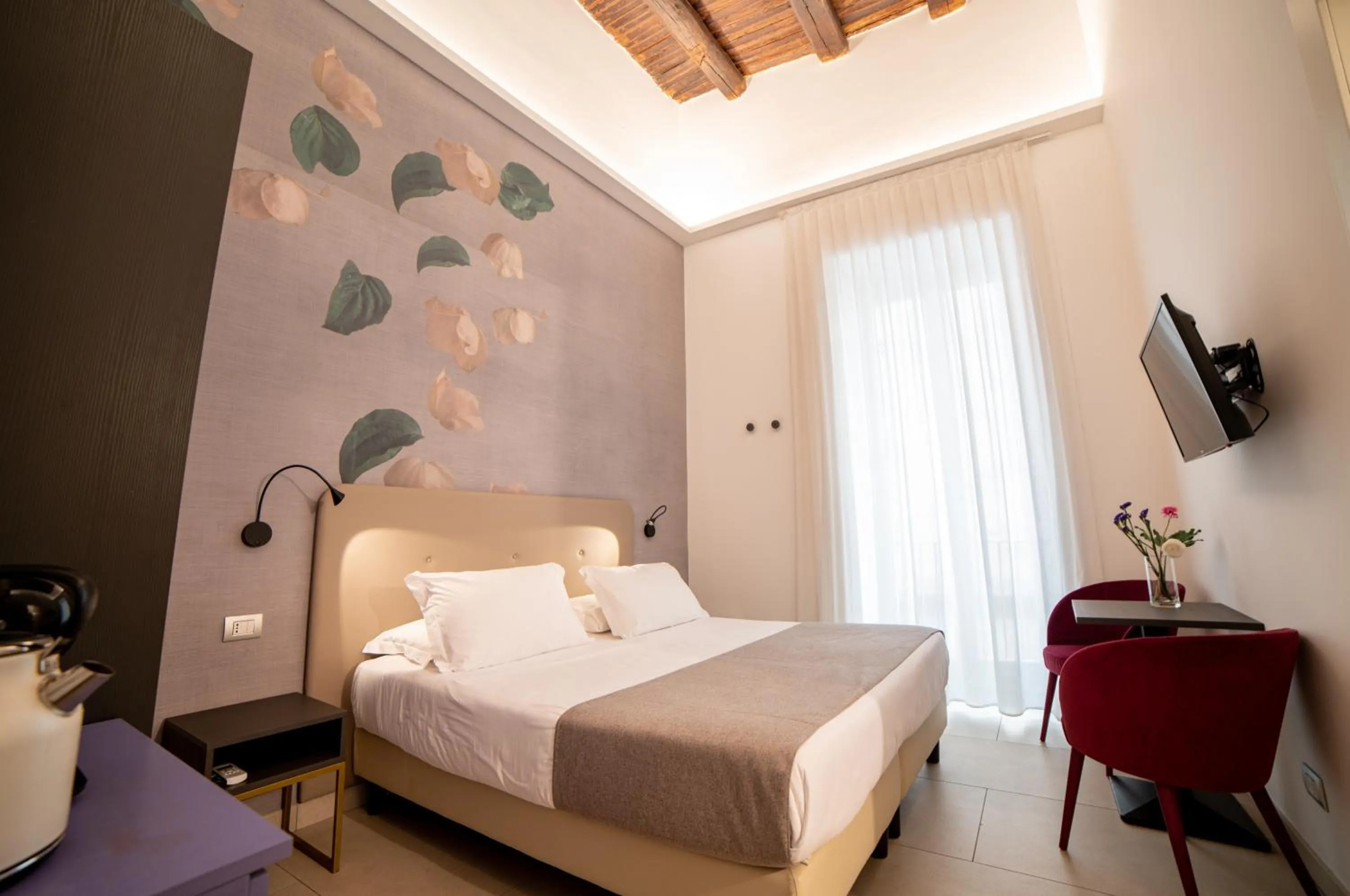 Photo of the whole room, Bed in B&B Napoli Time