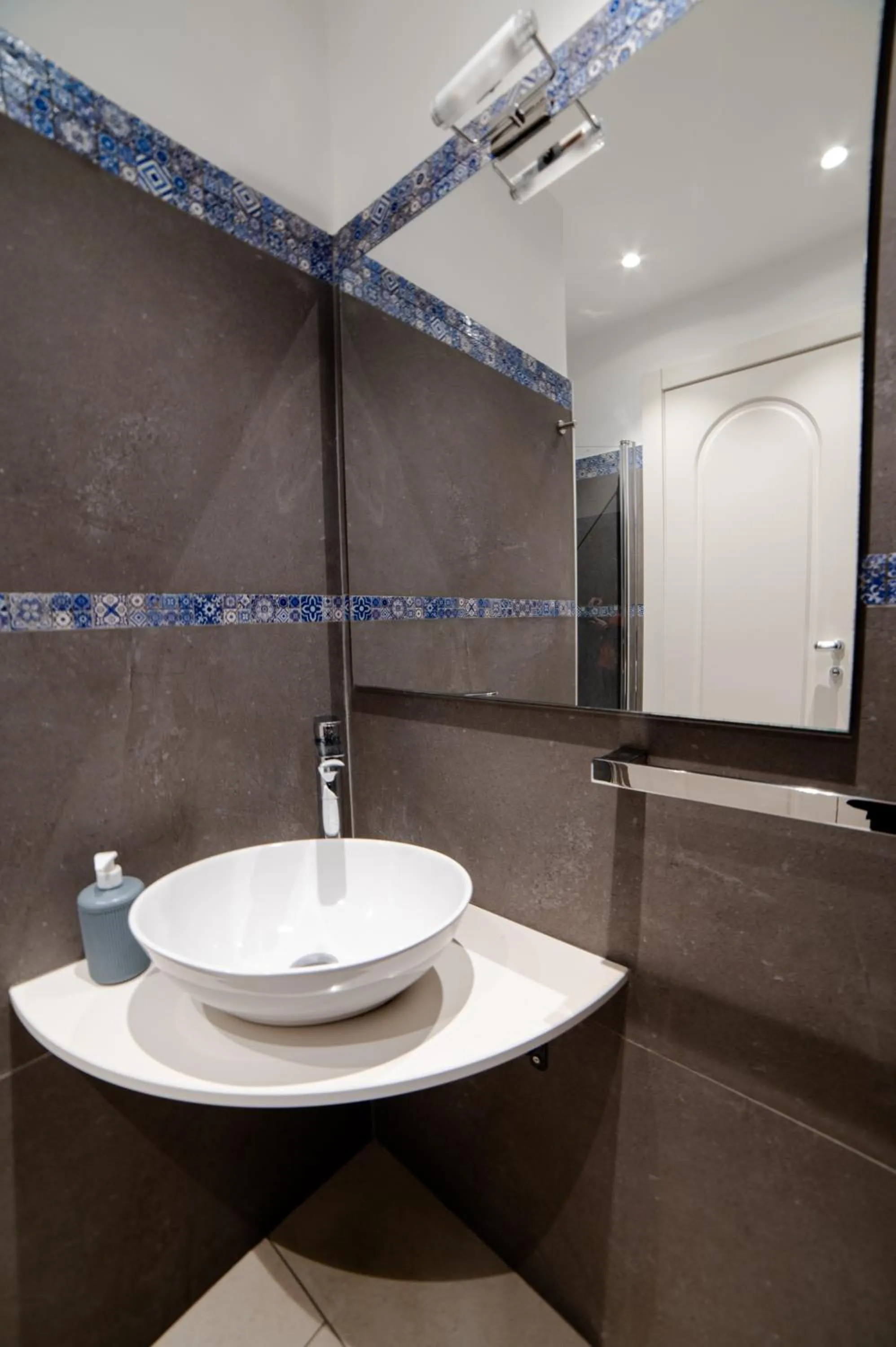 Bathroom in B&B Napoli Time