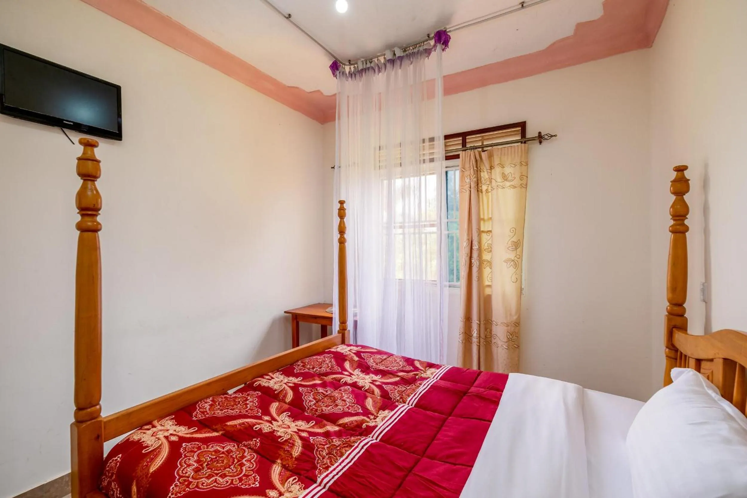 Bed in Airport Side Hotel Entebbe