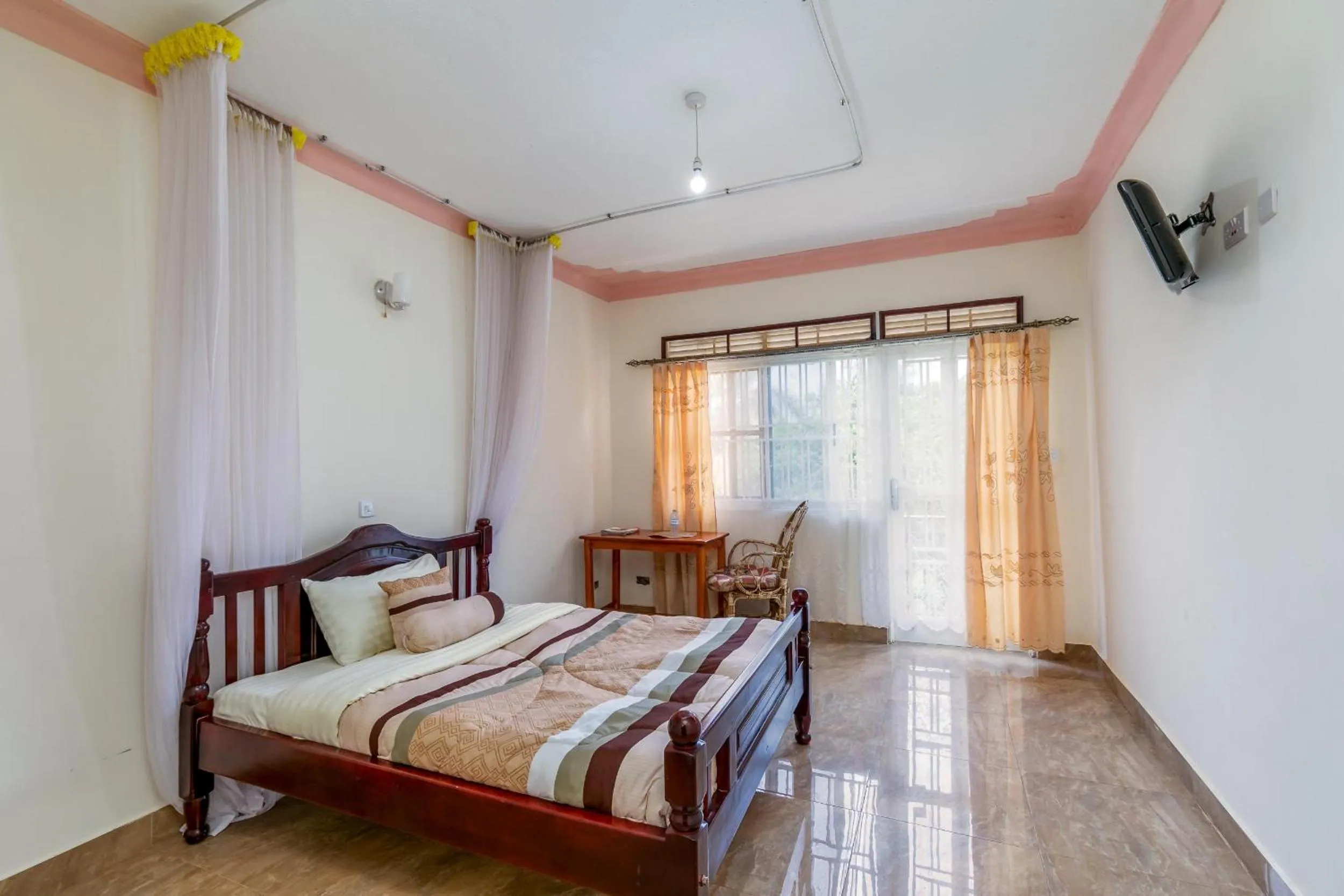 Bed in Airport Side Hotel Entebbe