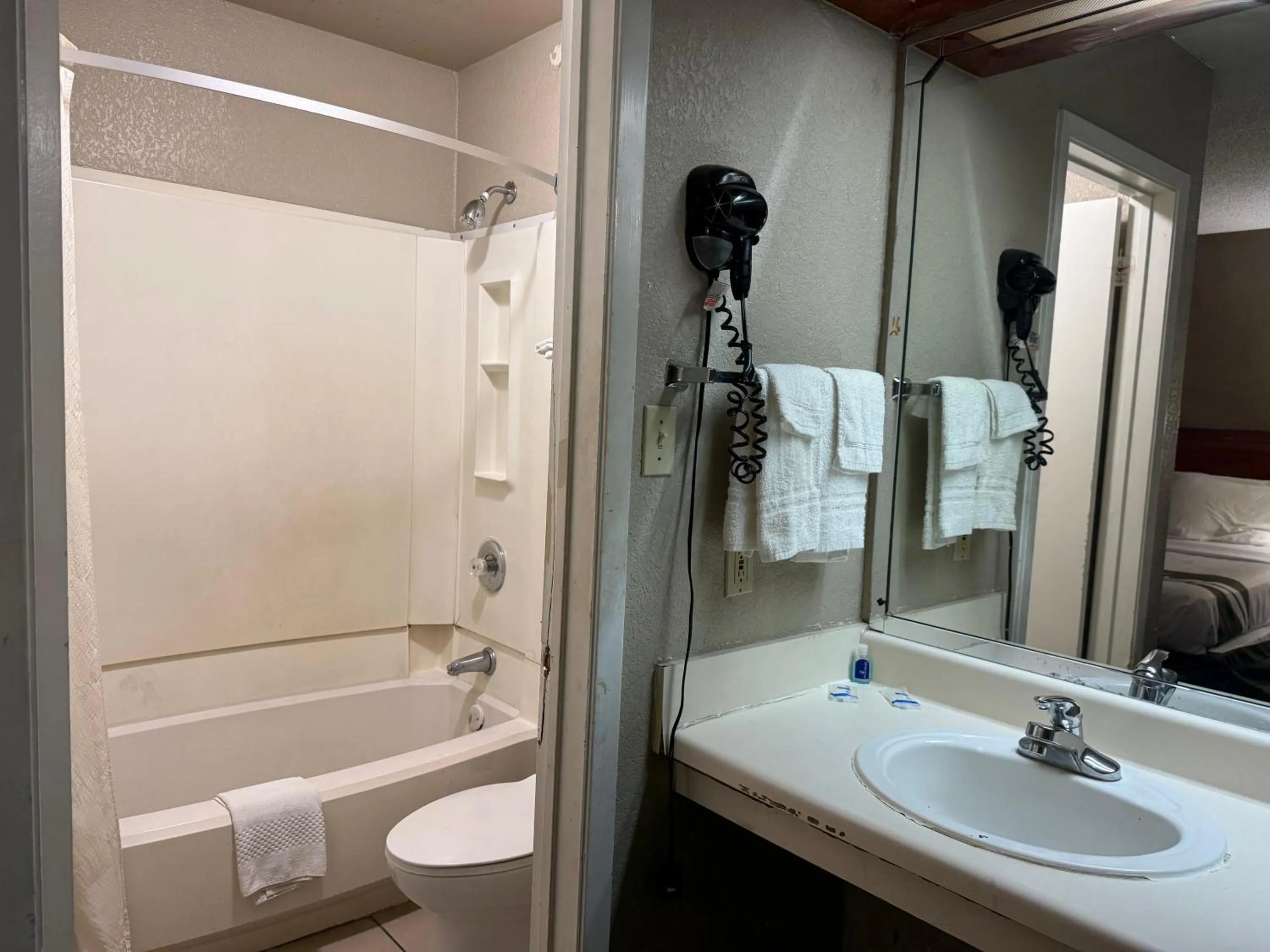 Bathroom in Homegate Studios & Suites San Antonio Medical Center