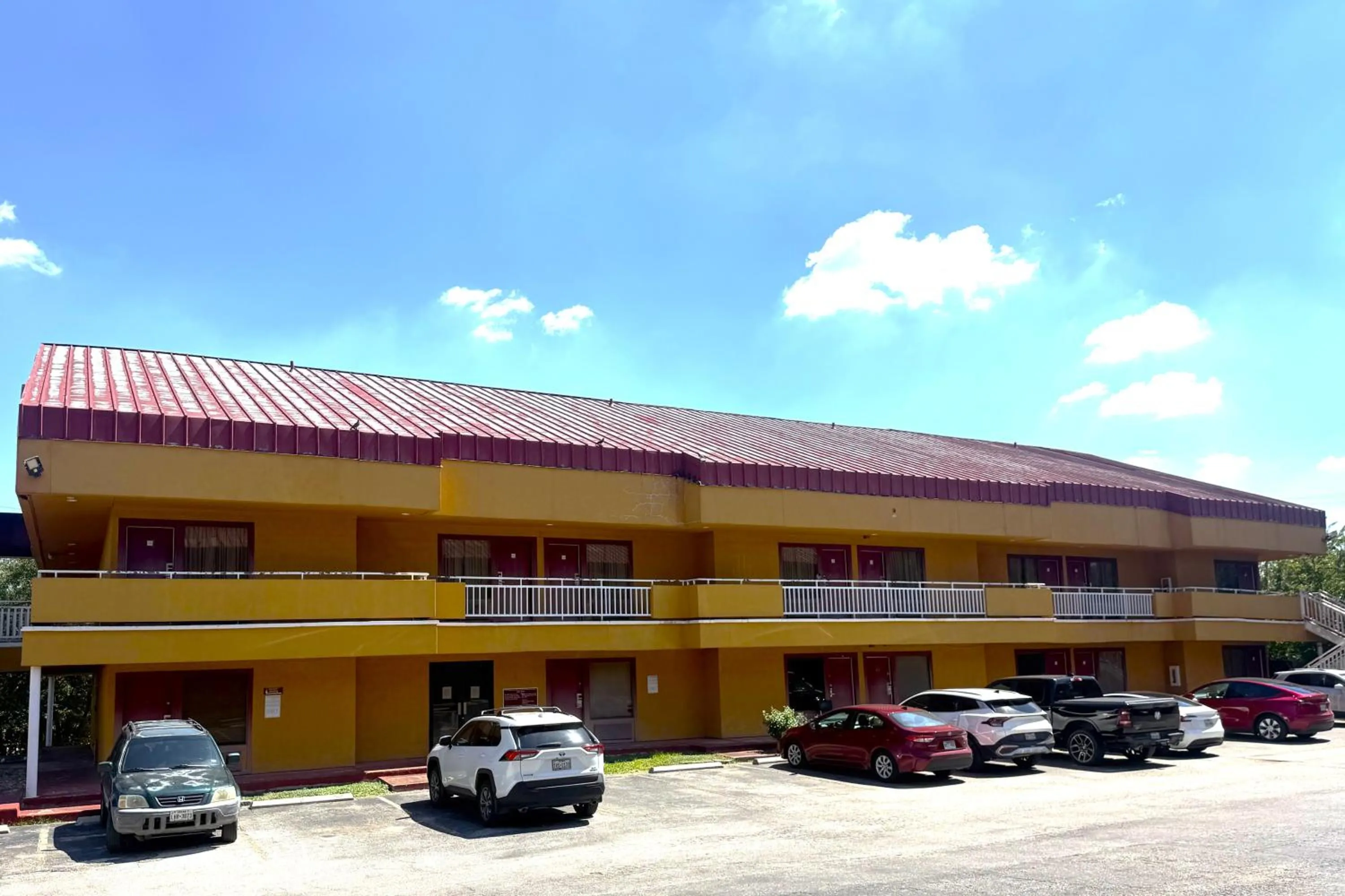 Parking in Homegate Studios & Suites San Antonio Medical Center