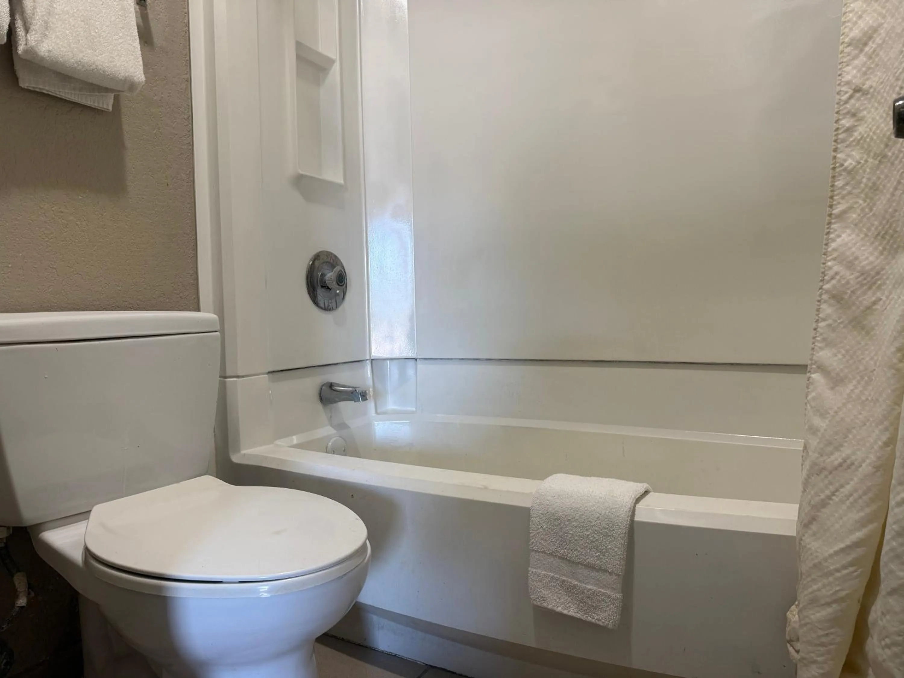 Bathroom in Homegate Studios & Suites San Antonio Medical Center
