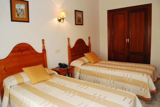 Twin Room in Hostal Universal