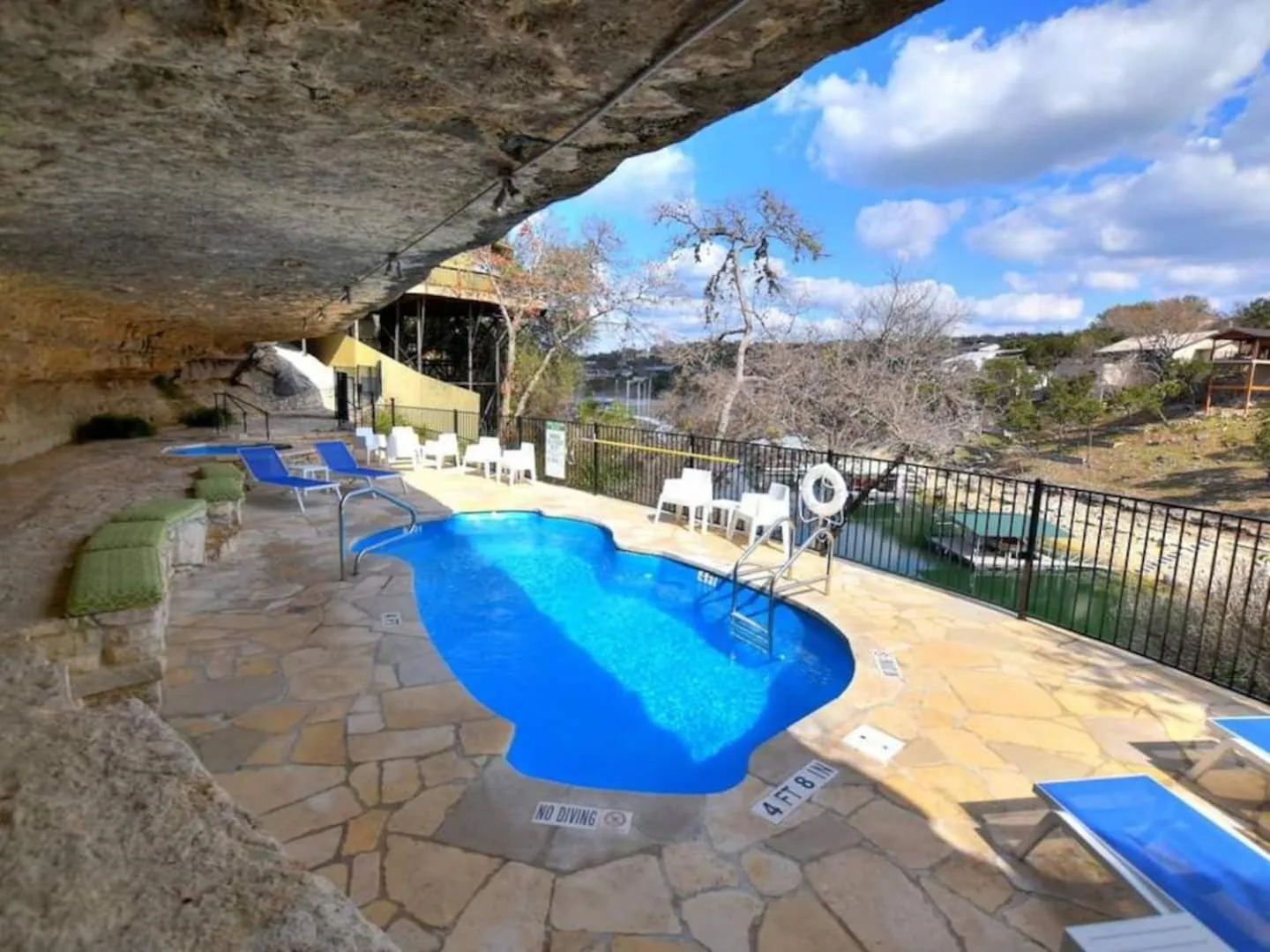 Treehouse Bungalow - Community PoolHot Tub #17