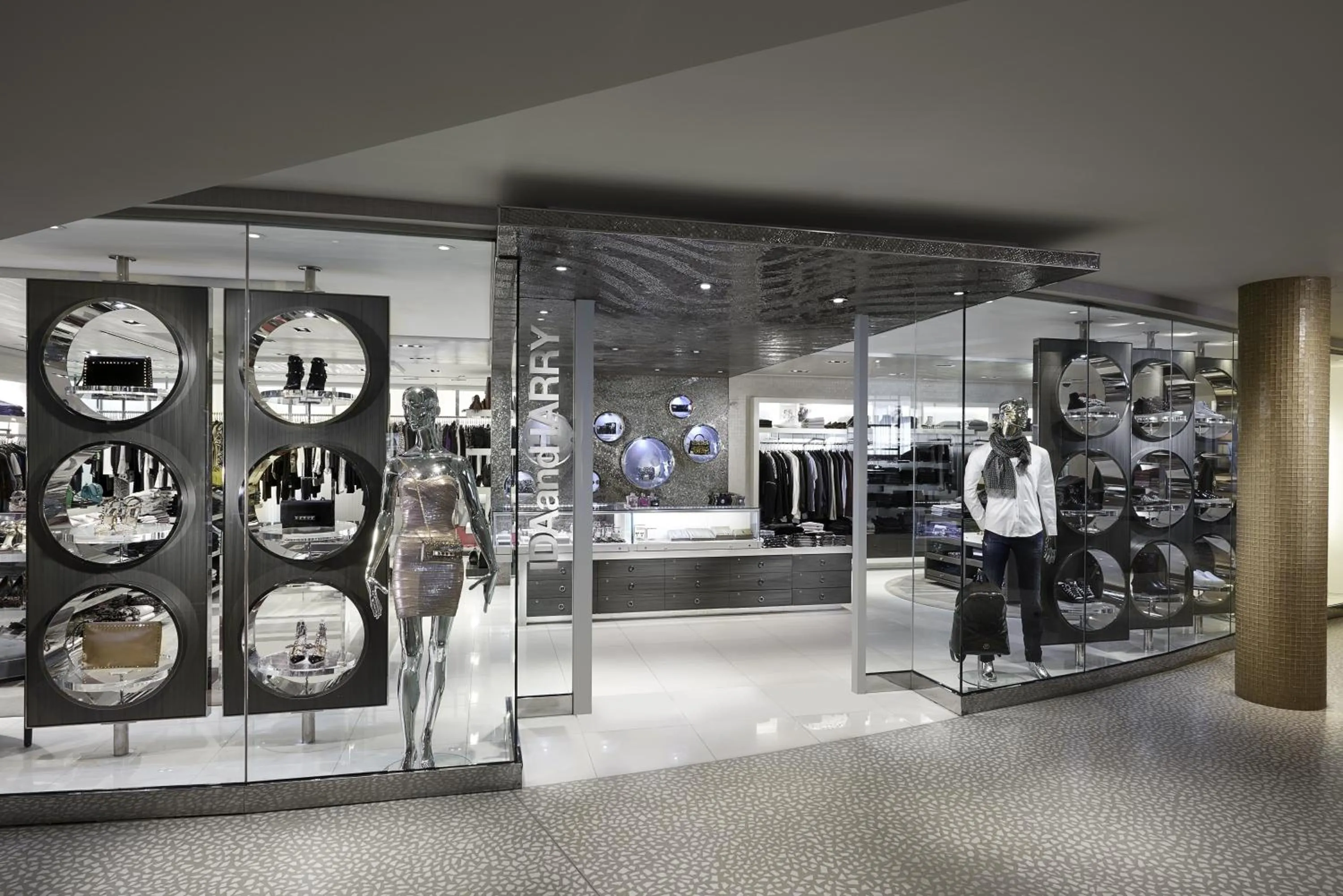 On-site shops in Fontainebleau Miami Beach