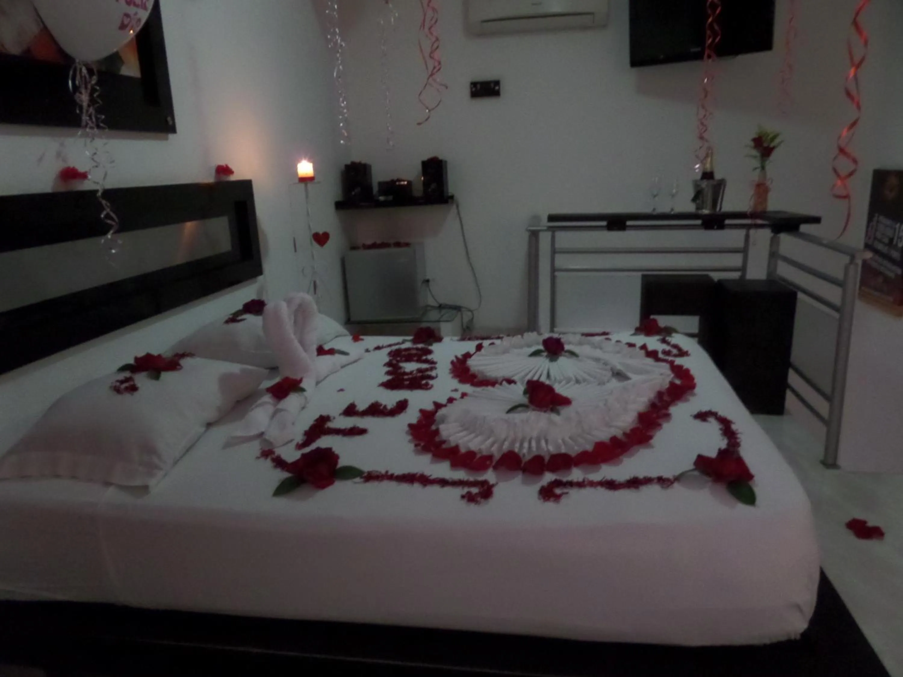 Bedroom, Bed in Torettos