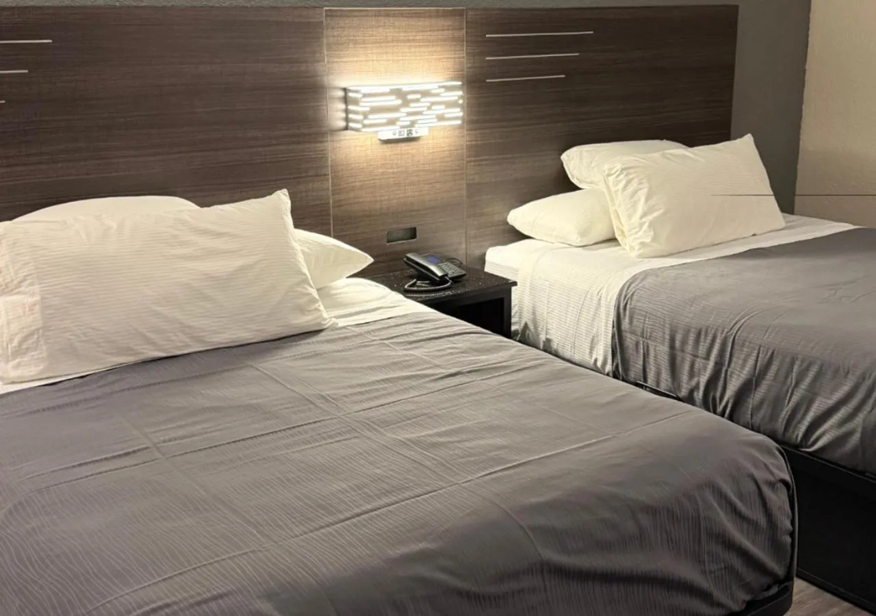 room service, Bed in Lx Hotel, Powered by ACW Circle
