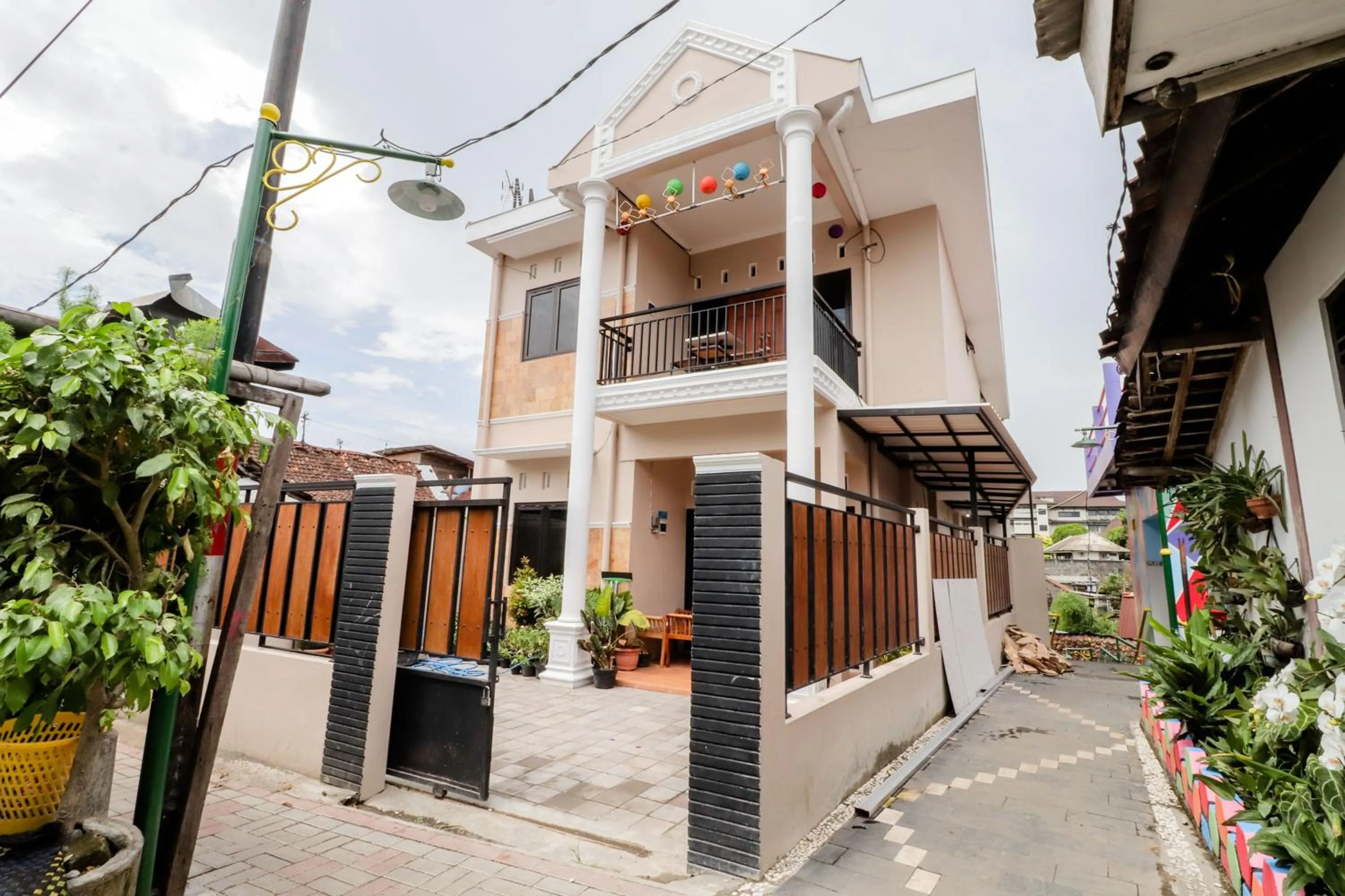 Property building in Java Homestay