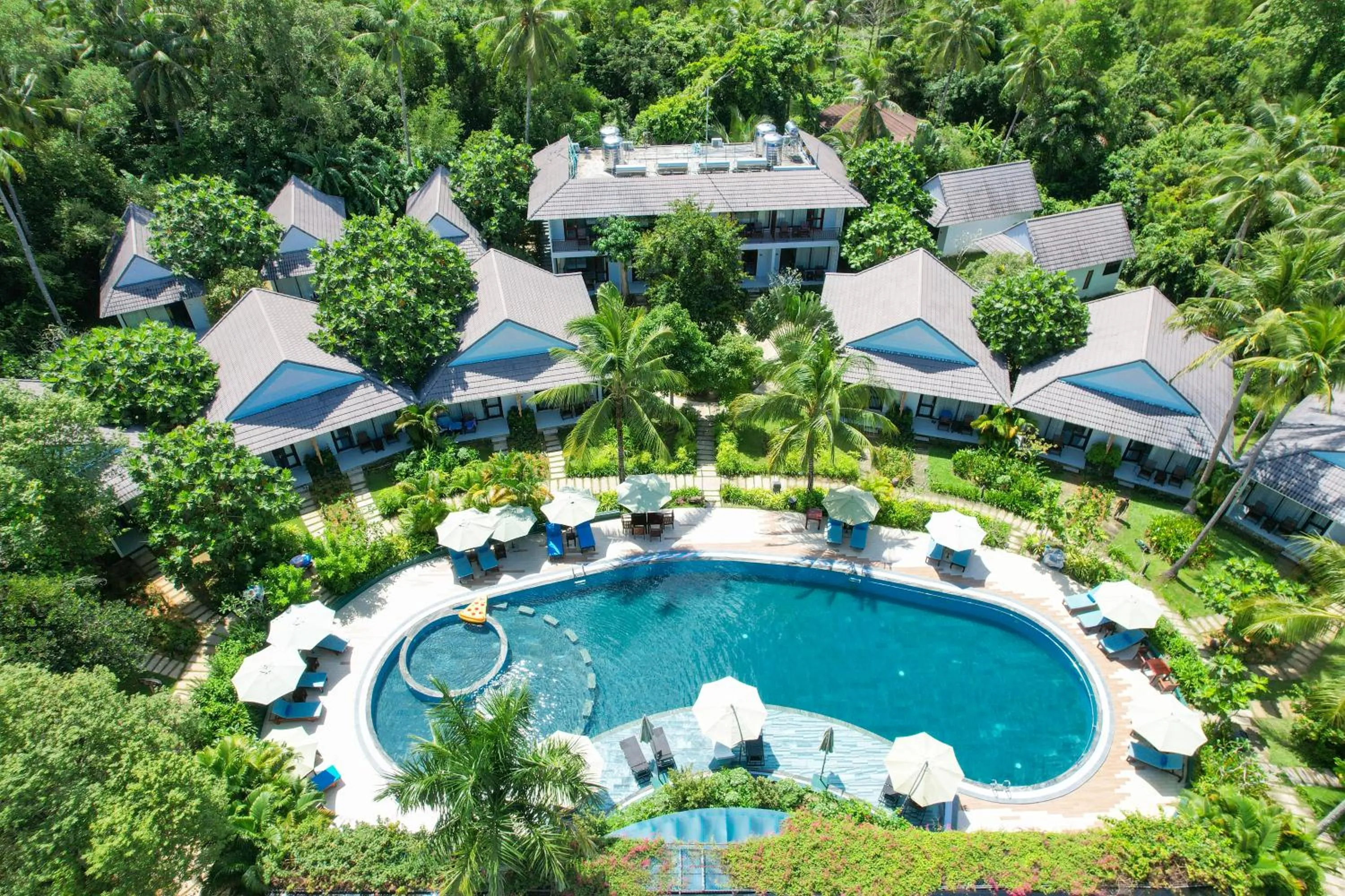 Swimming pool in Kingo Retreat Resort