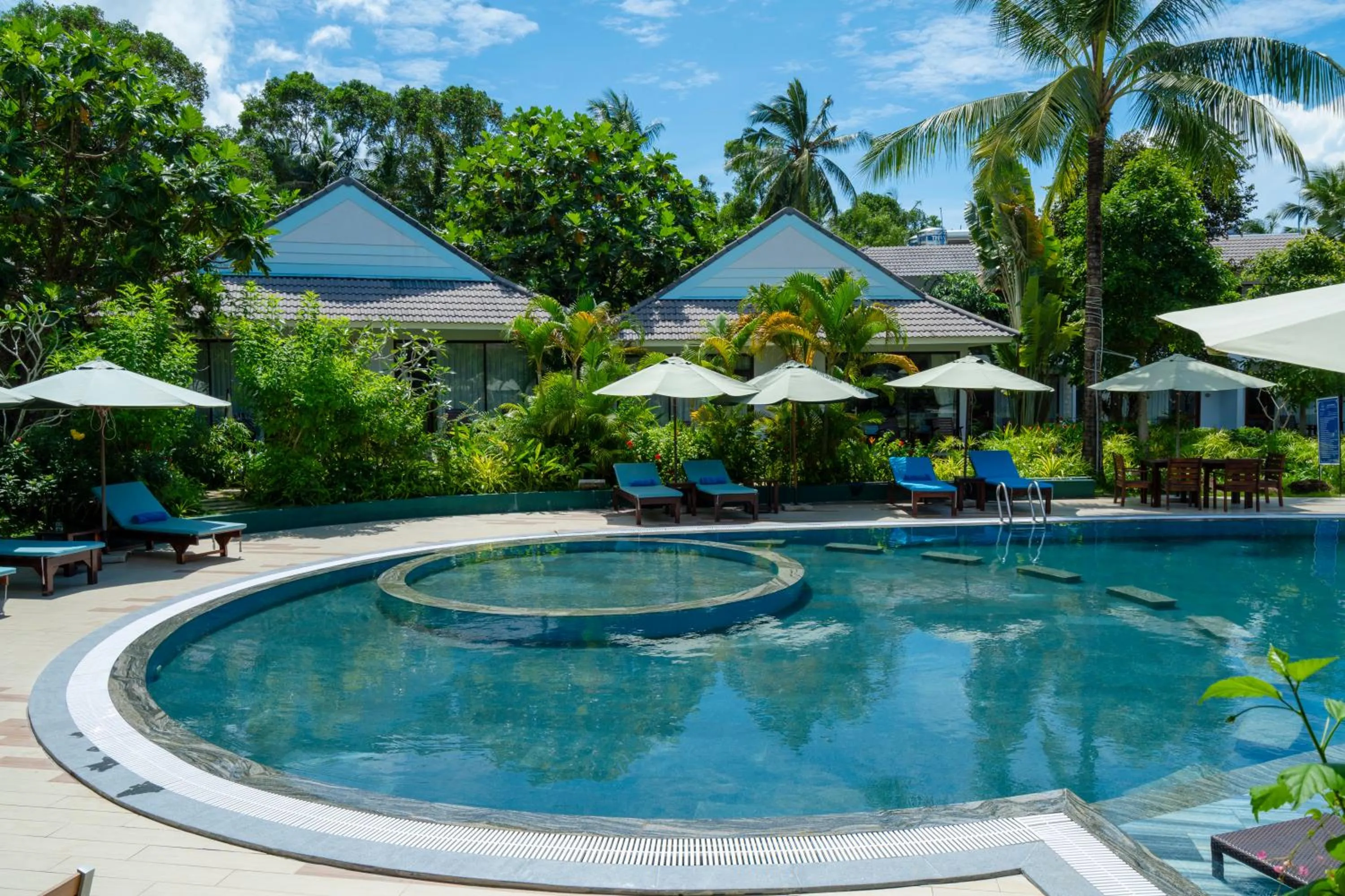 Swimming pool in Kingo Retreat Resort