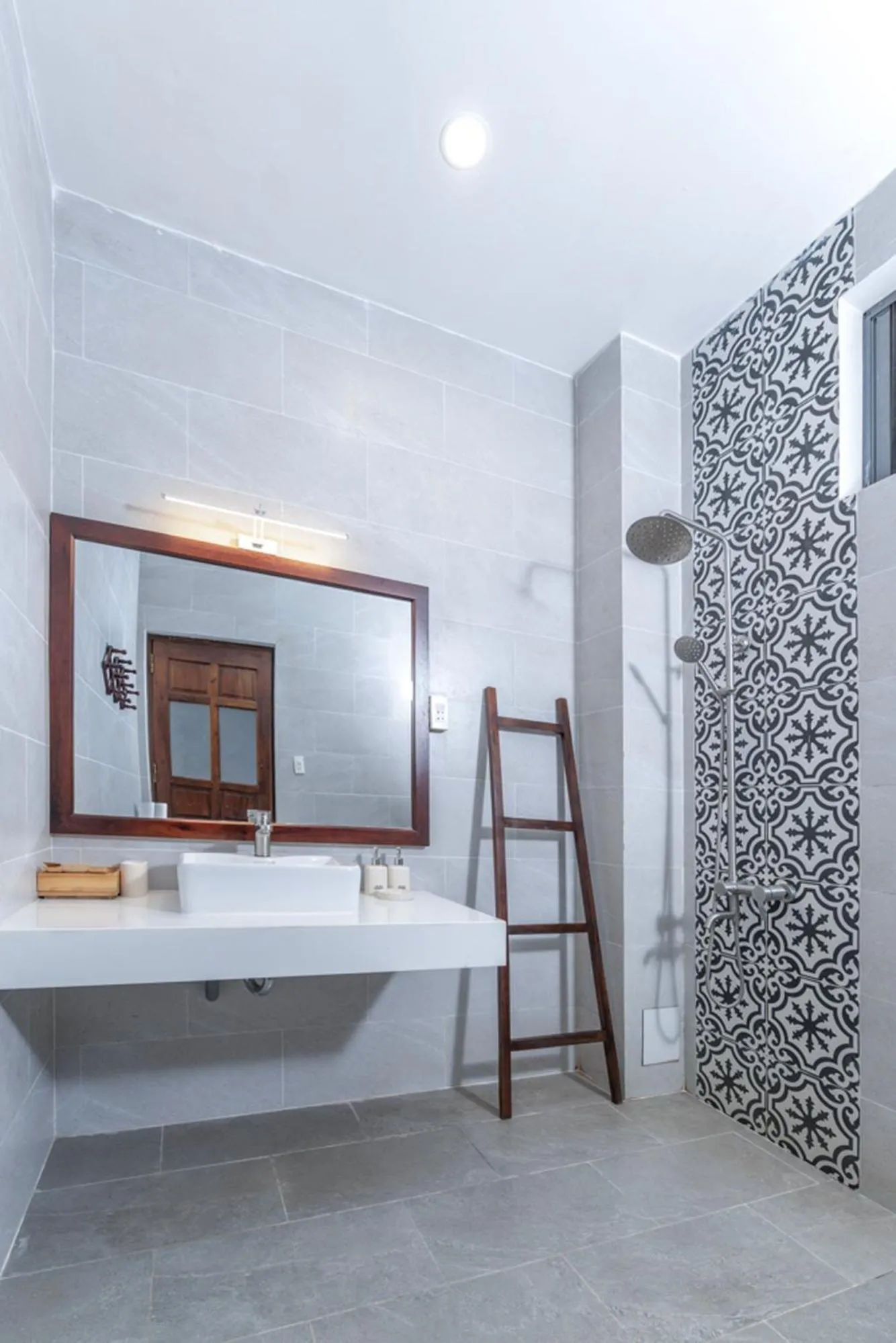 Shower in Kingo Retreat Resort