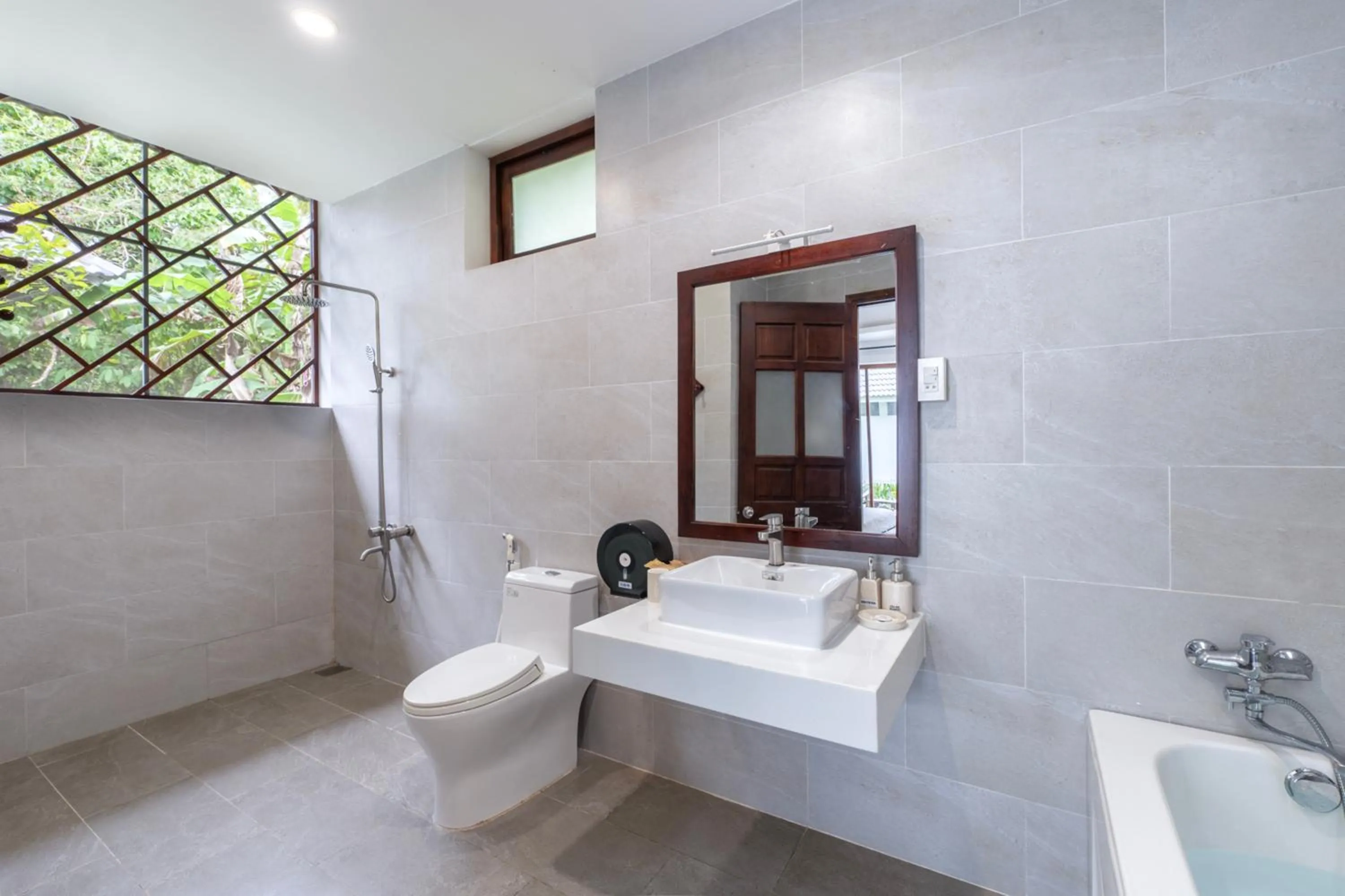 Shower in Kingo Retreat Resort