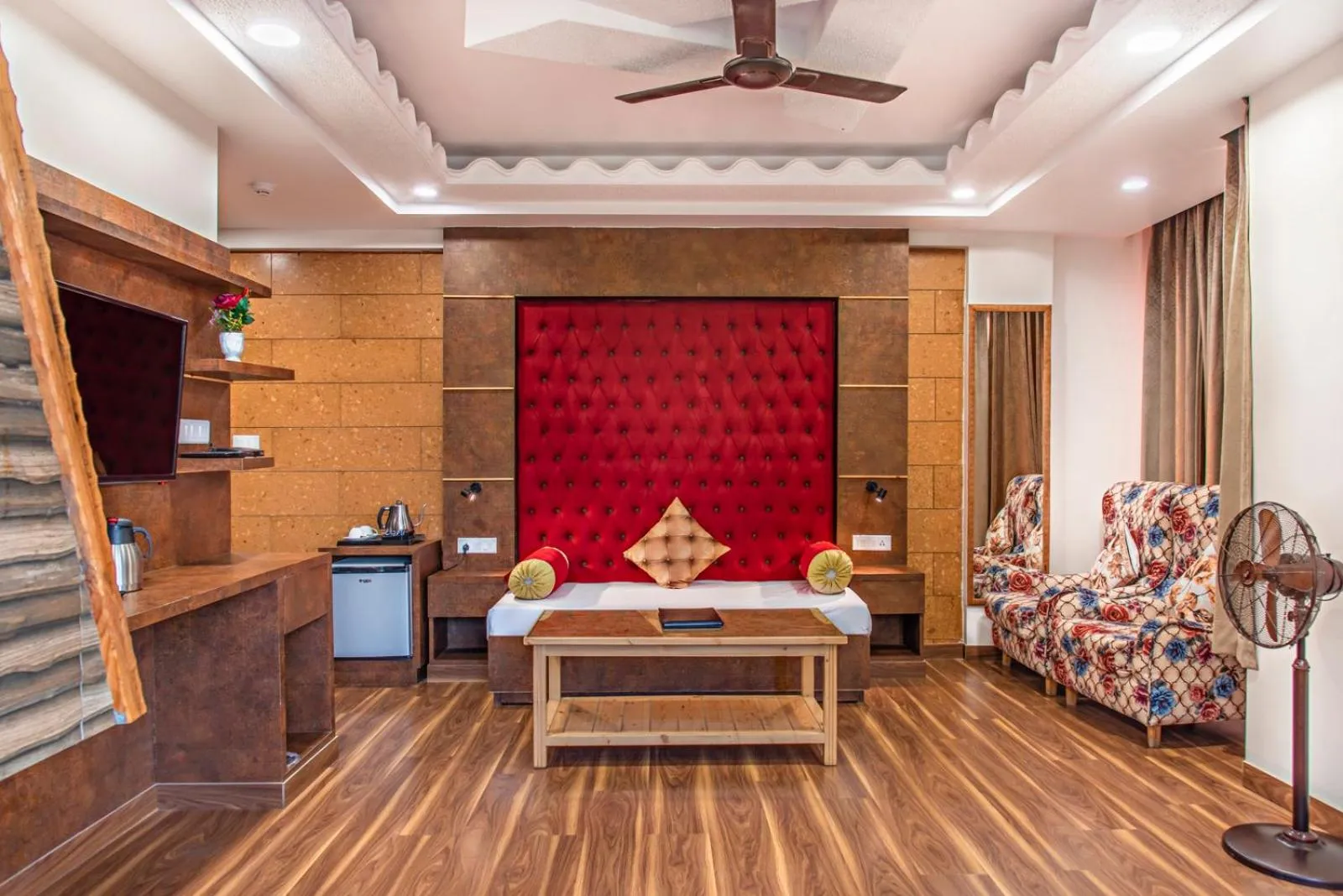 Seating area in Kanishka Retreat Resort Chail