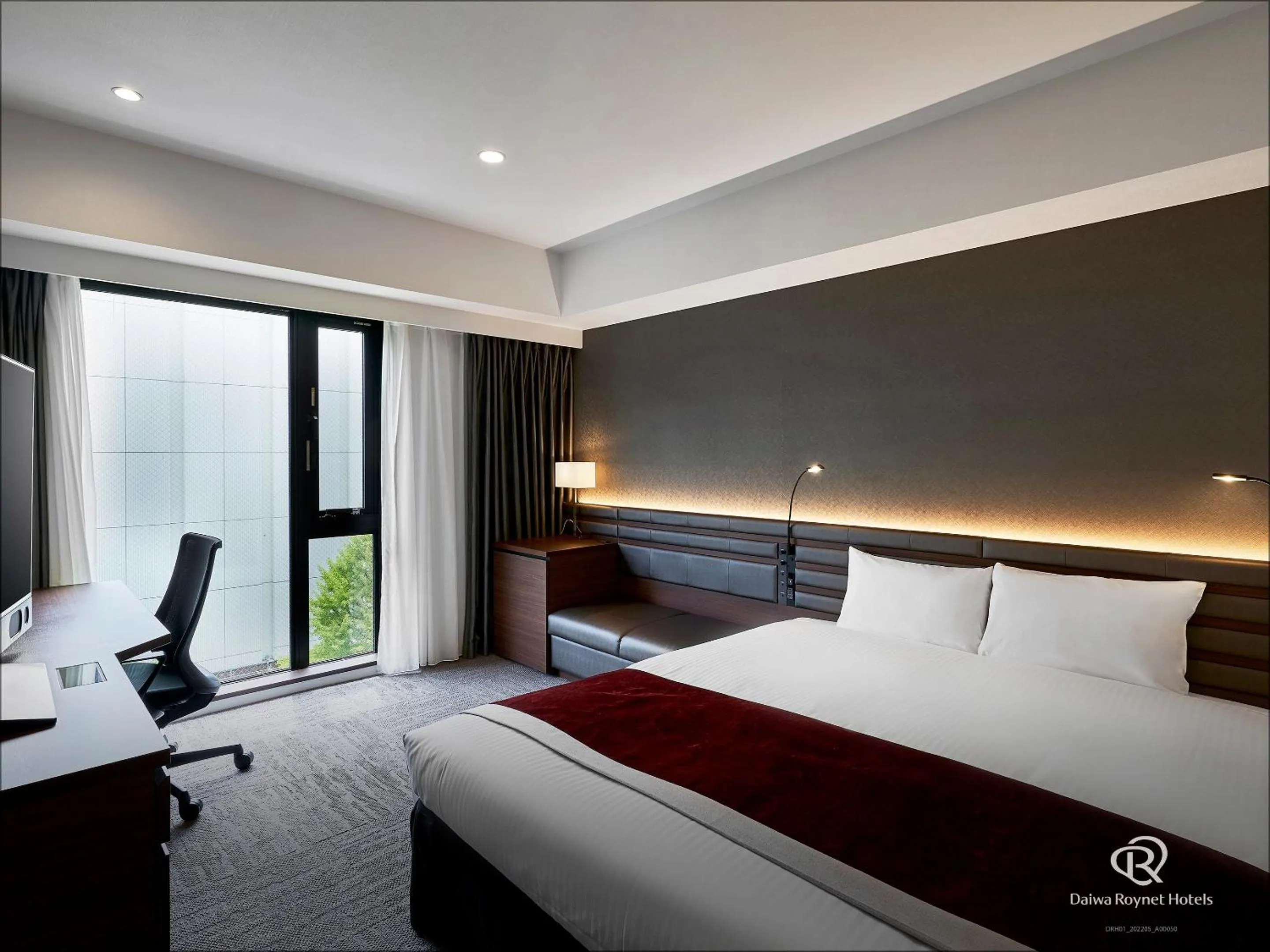 Bed in Daiwa Roynet Hotel Sendai Ichibancho PREMIER