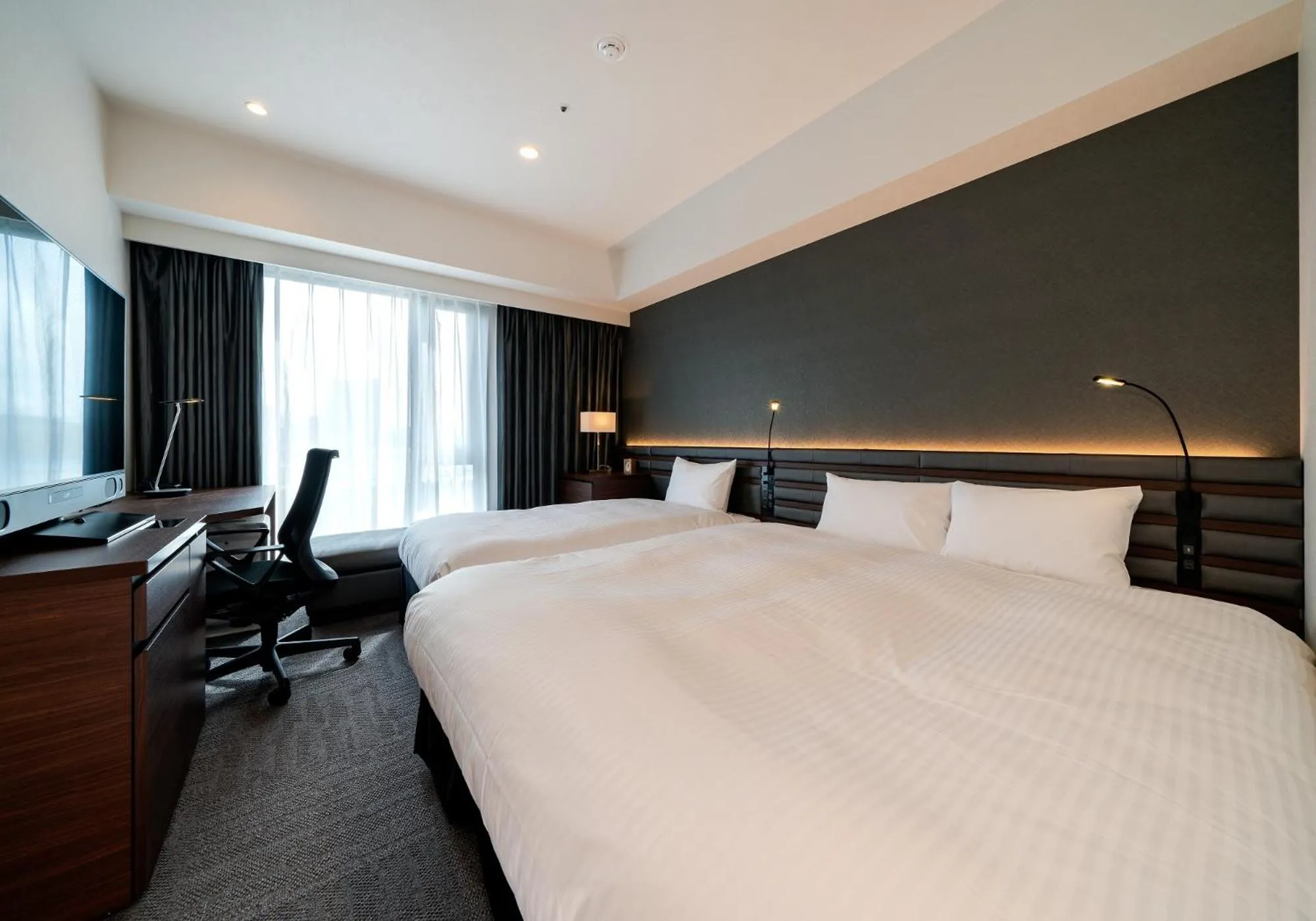 Photo of the whole room, Bed in Daiwa Roynet Hotel Sendai Ichibancho PREMIER