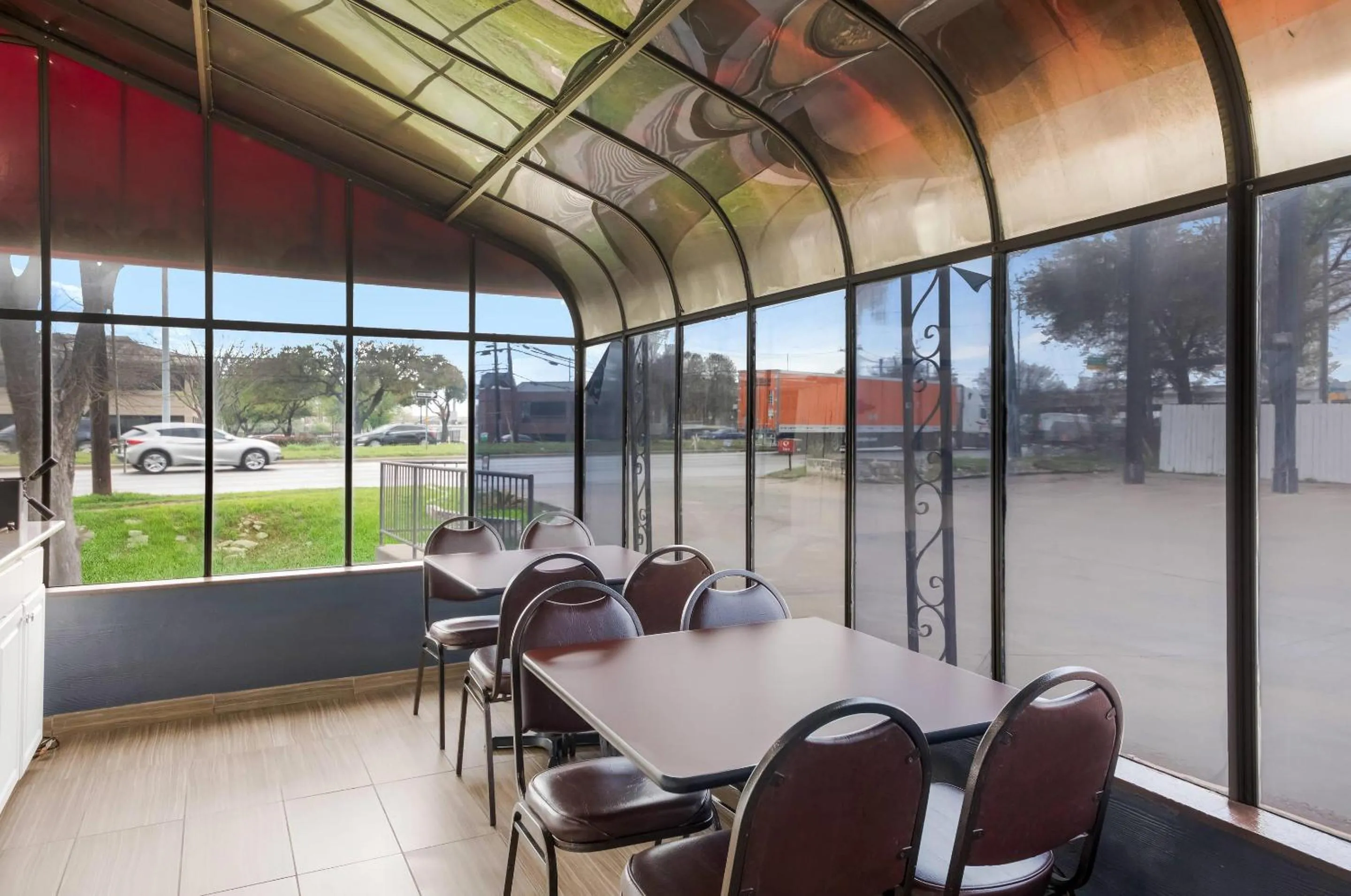 Breakfast in Econo Lodge Austin North near The Domain