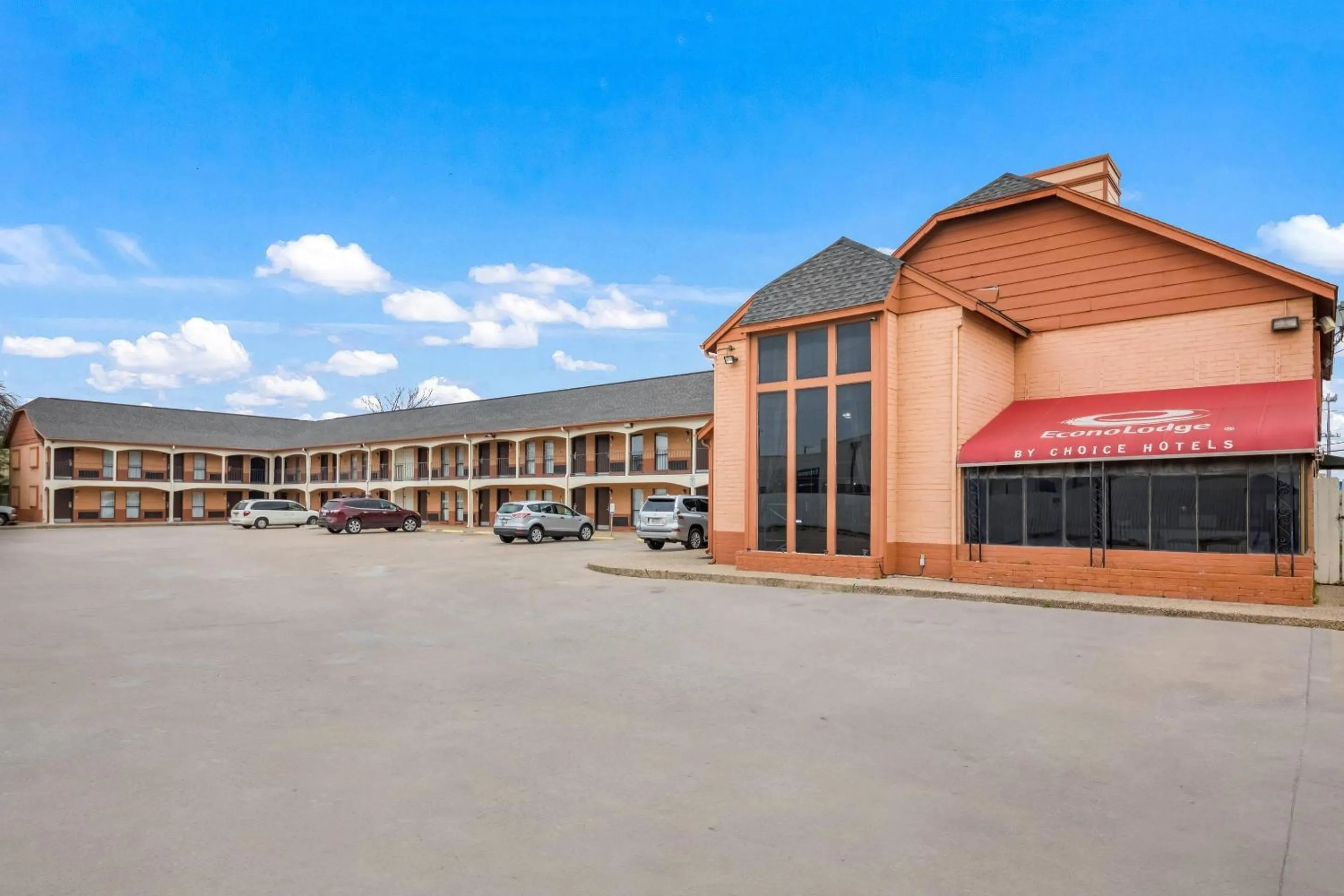 Property building in Econo Lodge Austin North near The Domain