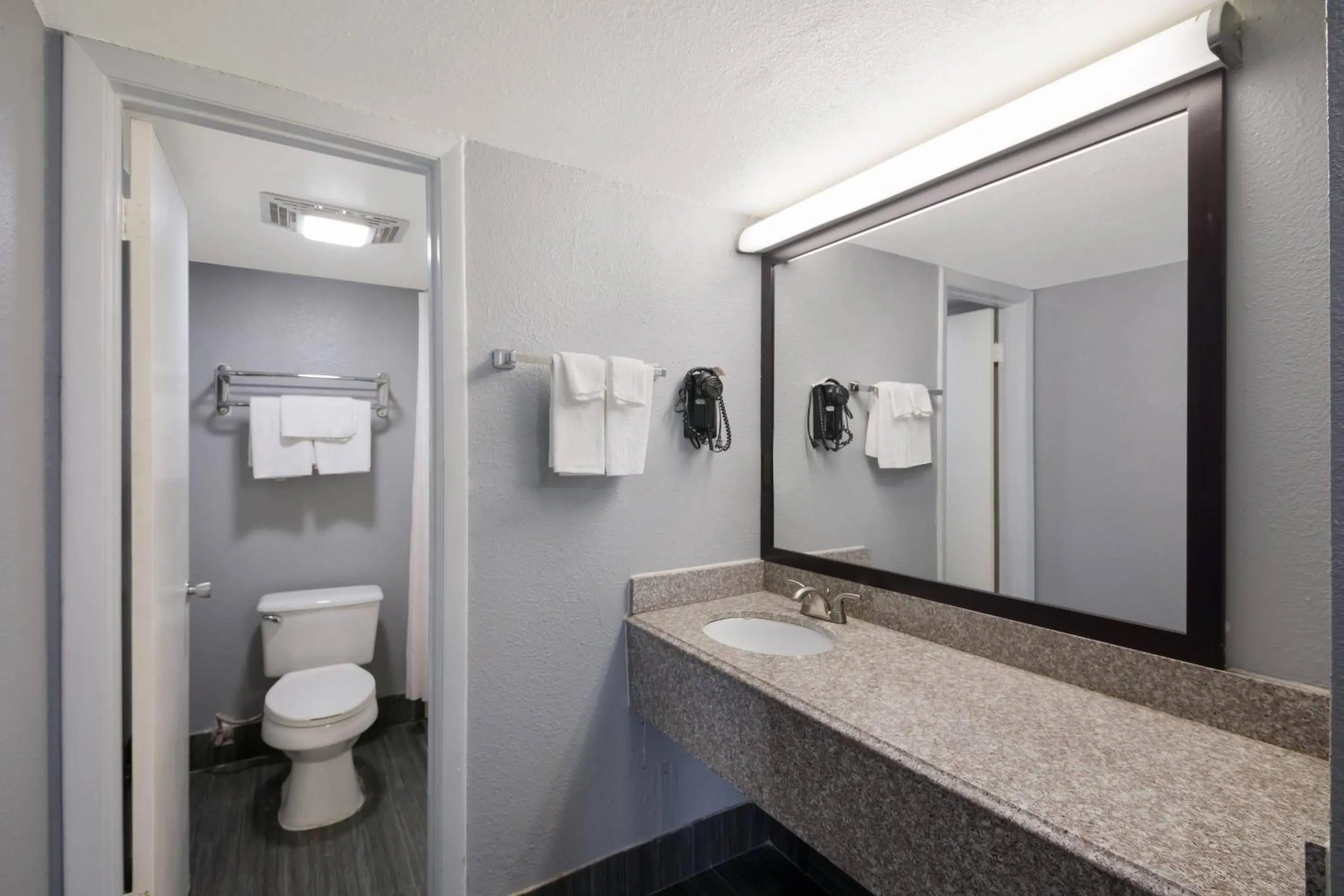 Bedroom in Econo Lodge Austin North near The Domain