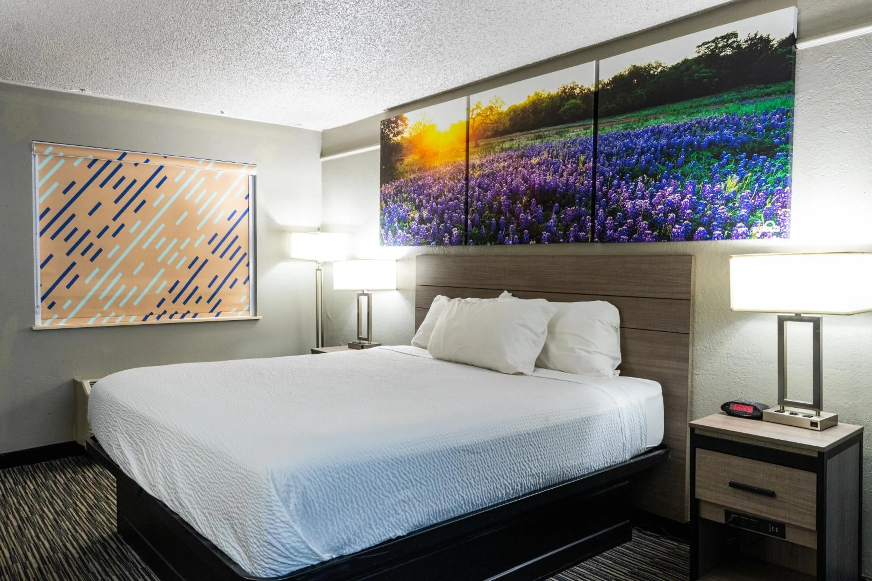 Bedroom, Bed in Days Inn by Wyndham N.W. Medical Center