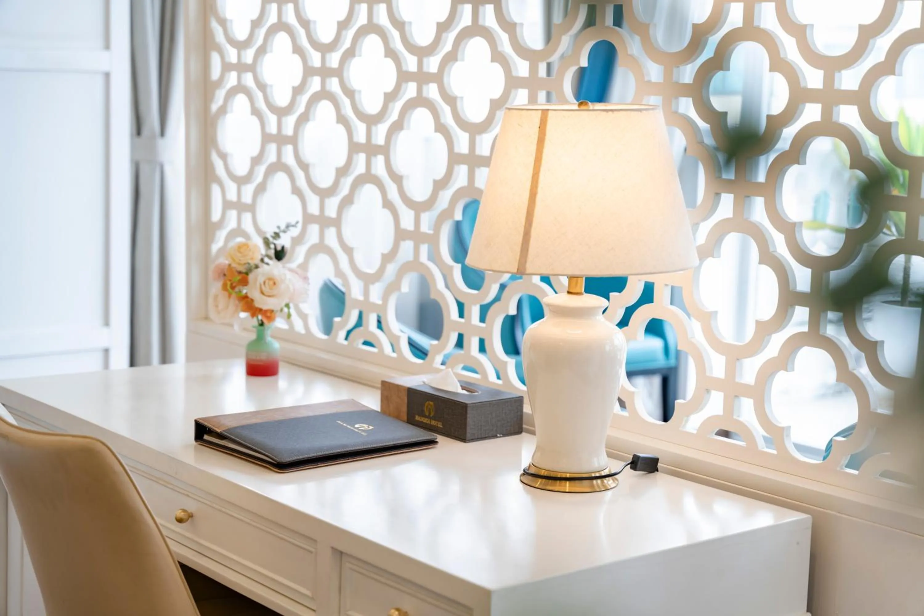 Area and facilities in Minasi HanoiOi Lakeside Hotel