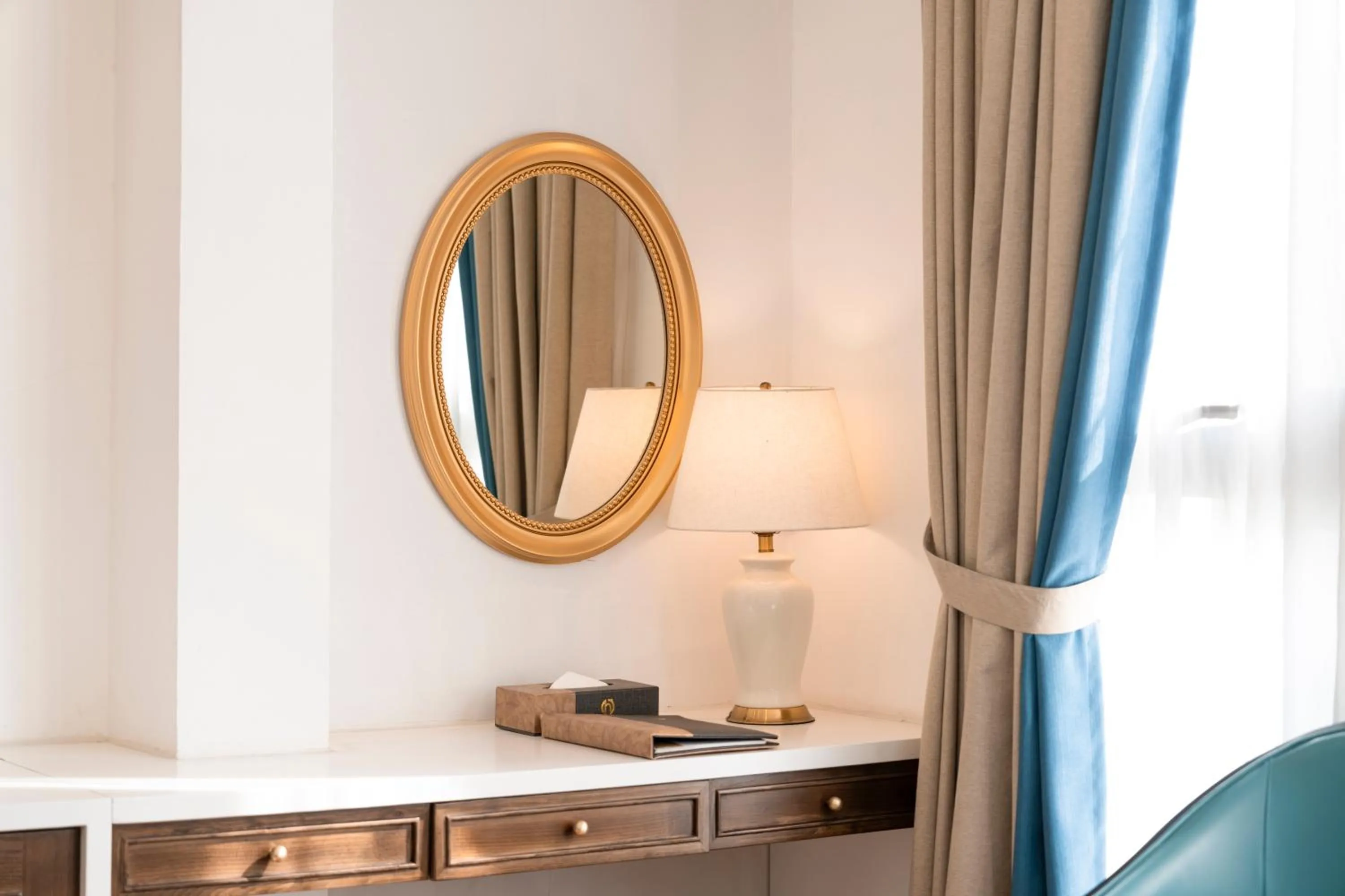 Area and facilities, Bed in Minasi HanoiOi Lakeside Hotel