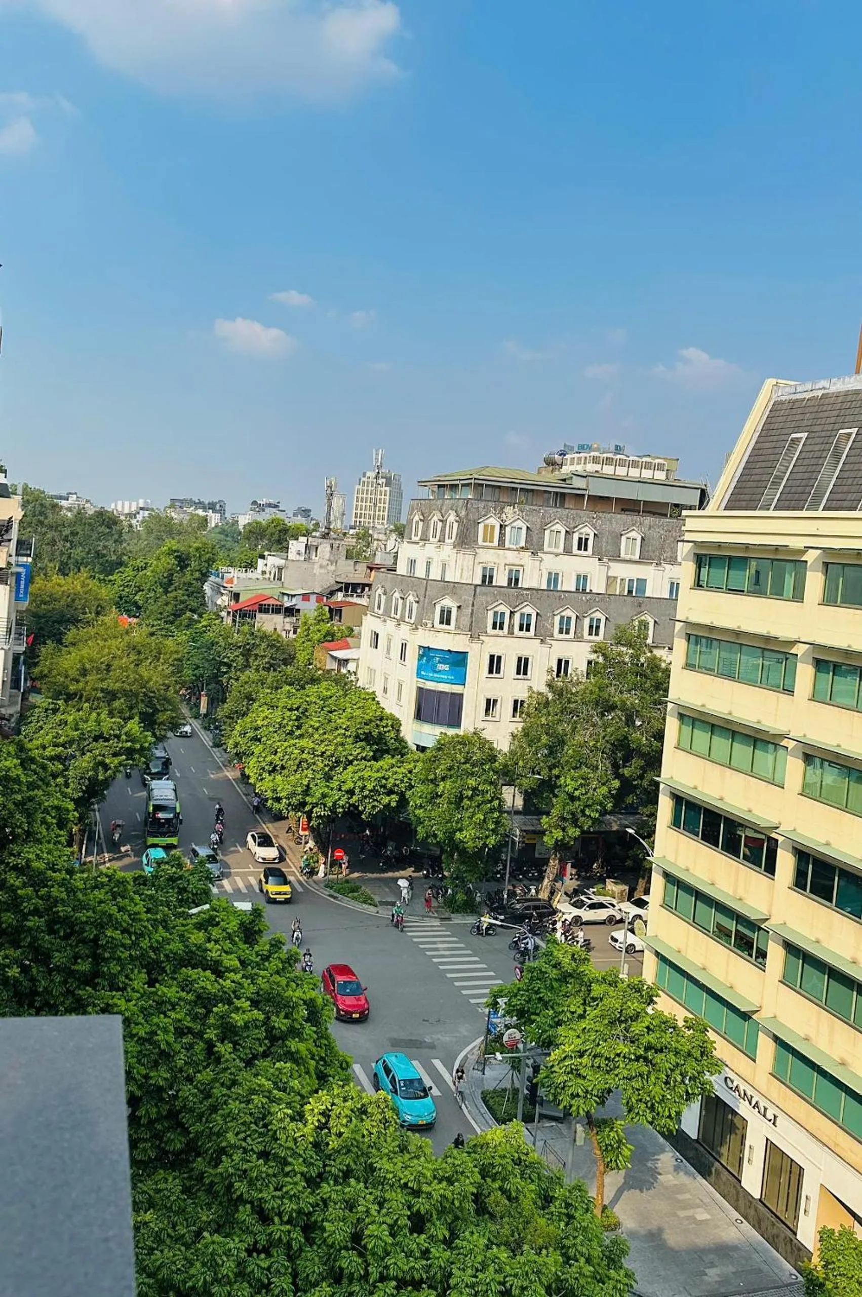 City view in Minasi HanoiOi Lakeside Hotel