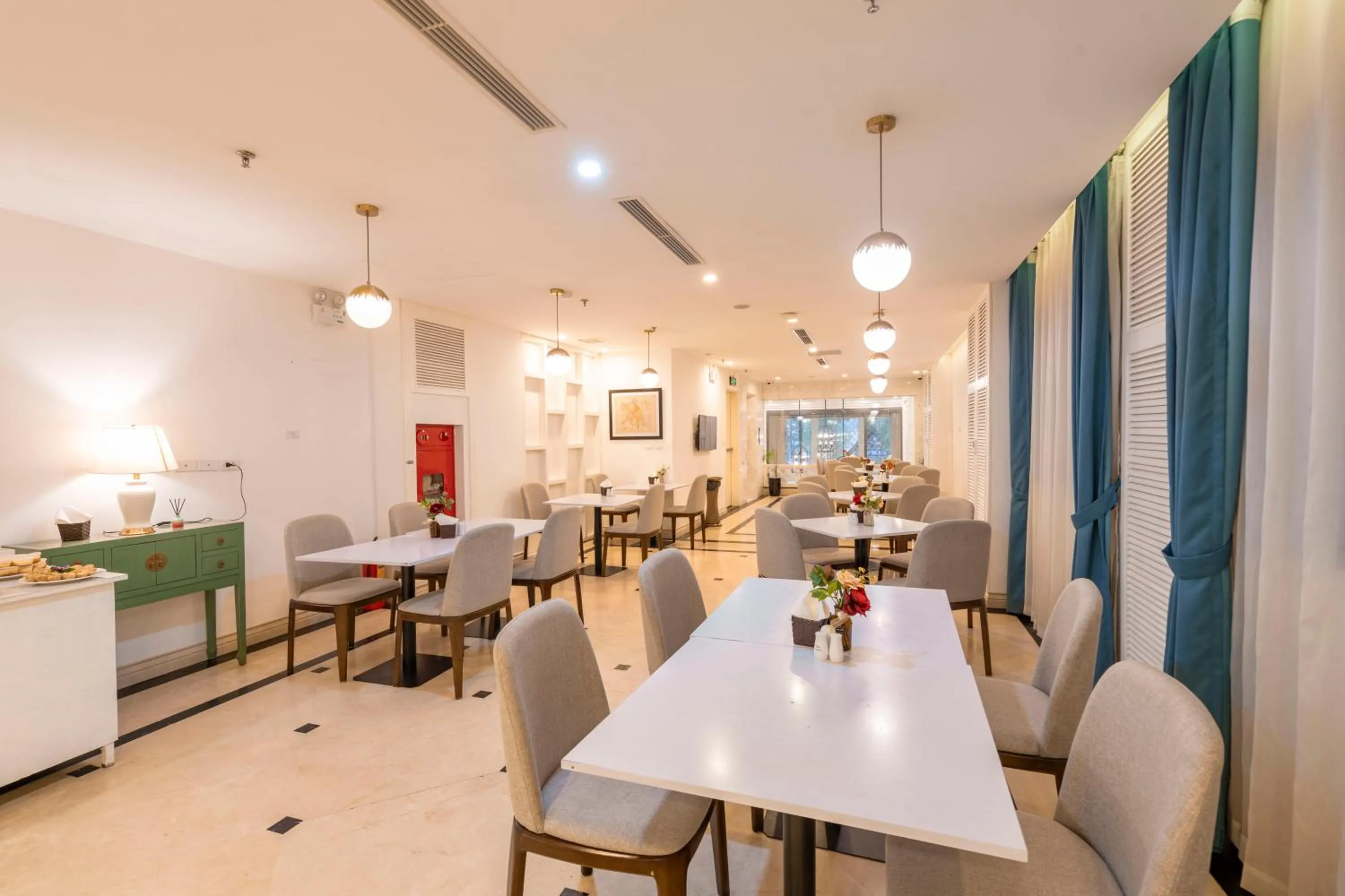 Continental breakfast in Minasi HanoiOi Lakeside Hotel