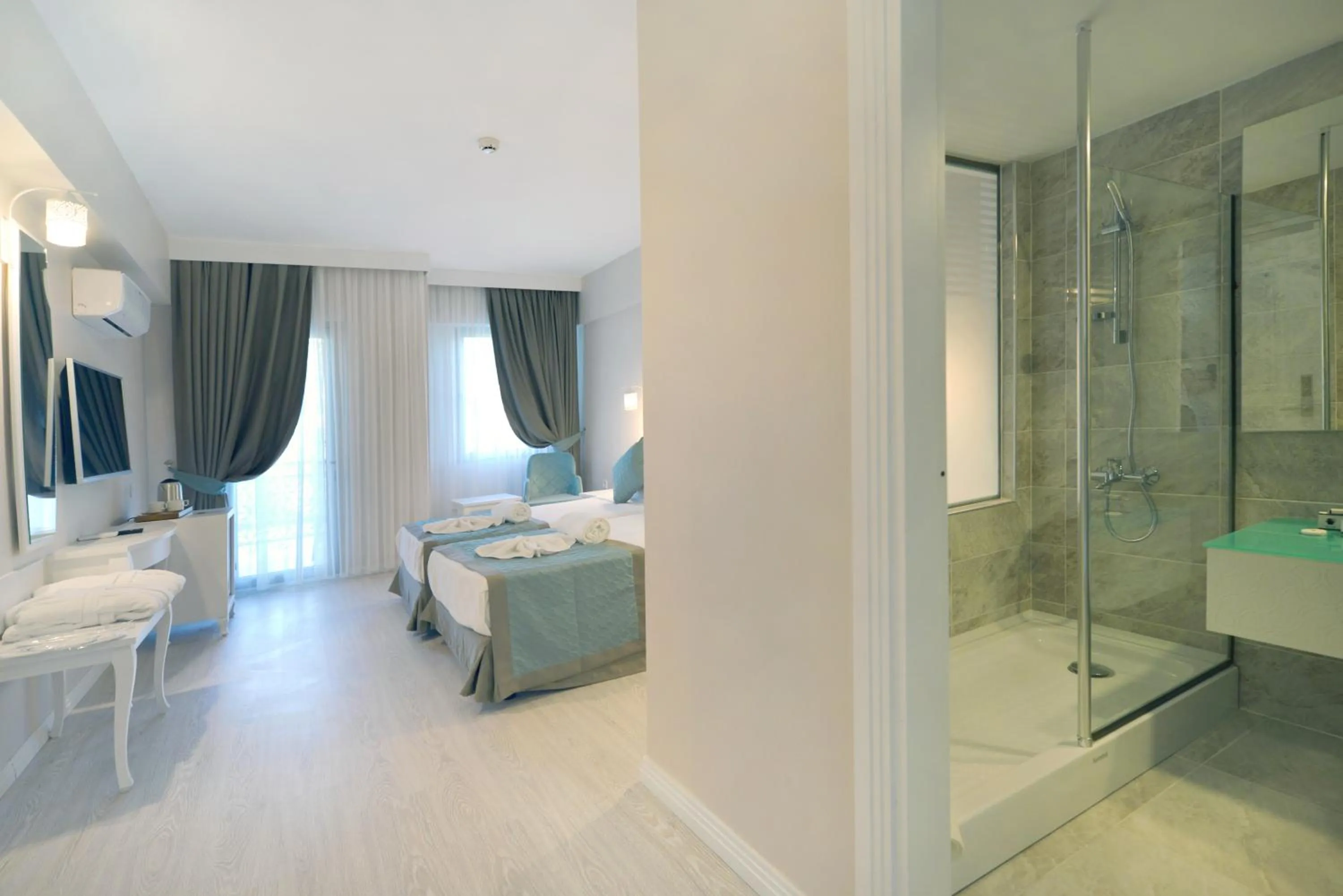 Bed in ADEMPİRA TERMAL&SPAHOTEL