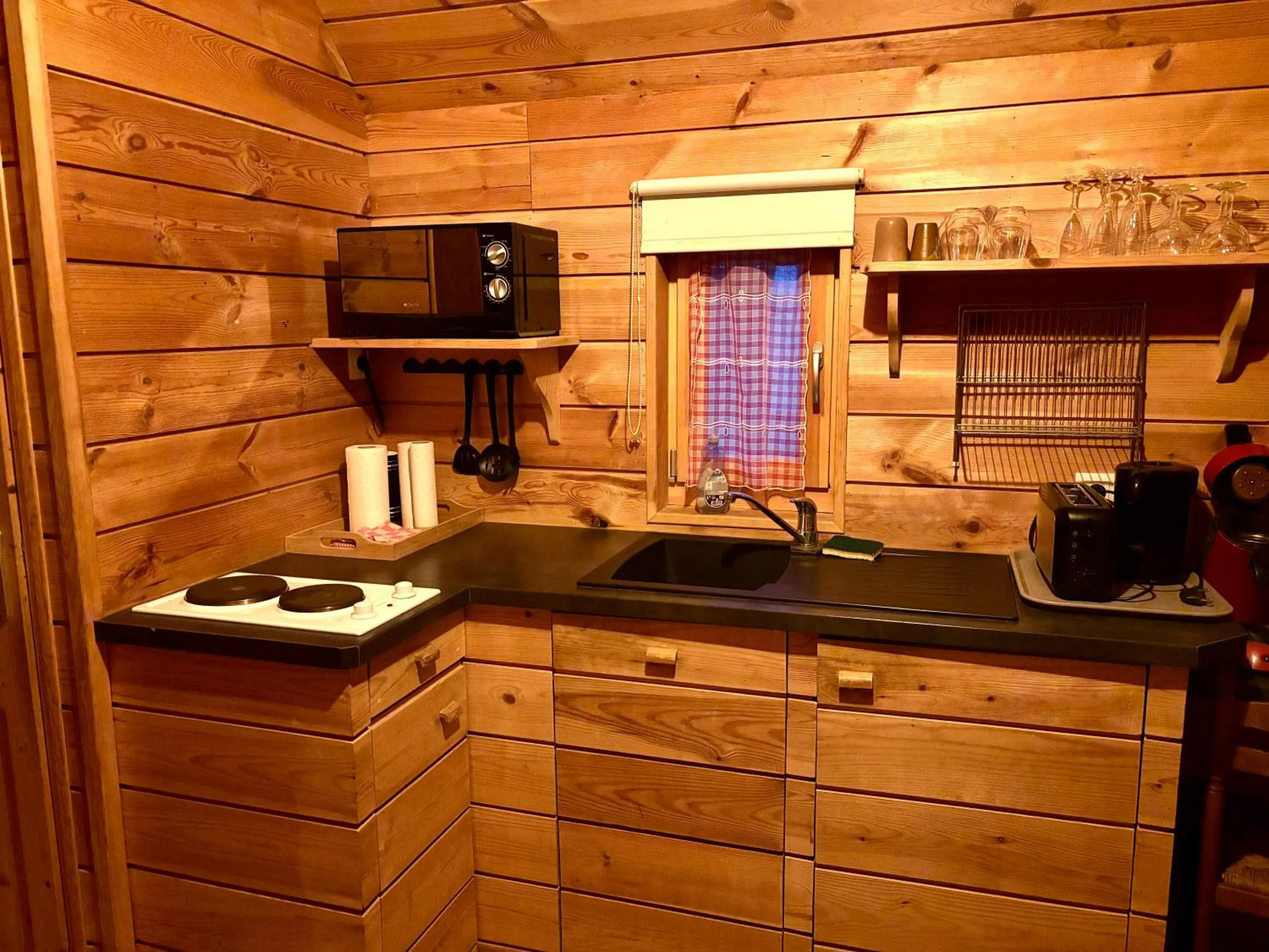 Kitchen or kitchenette in Western City Troyes