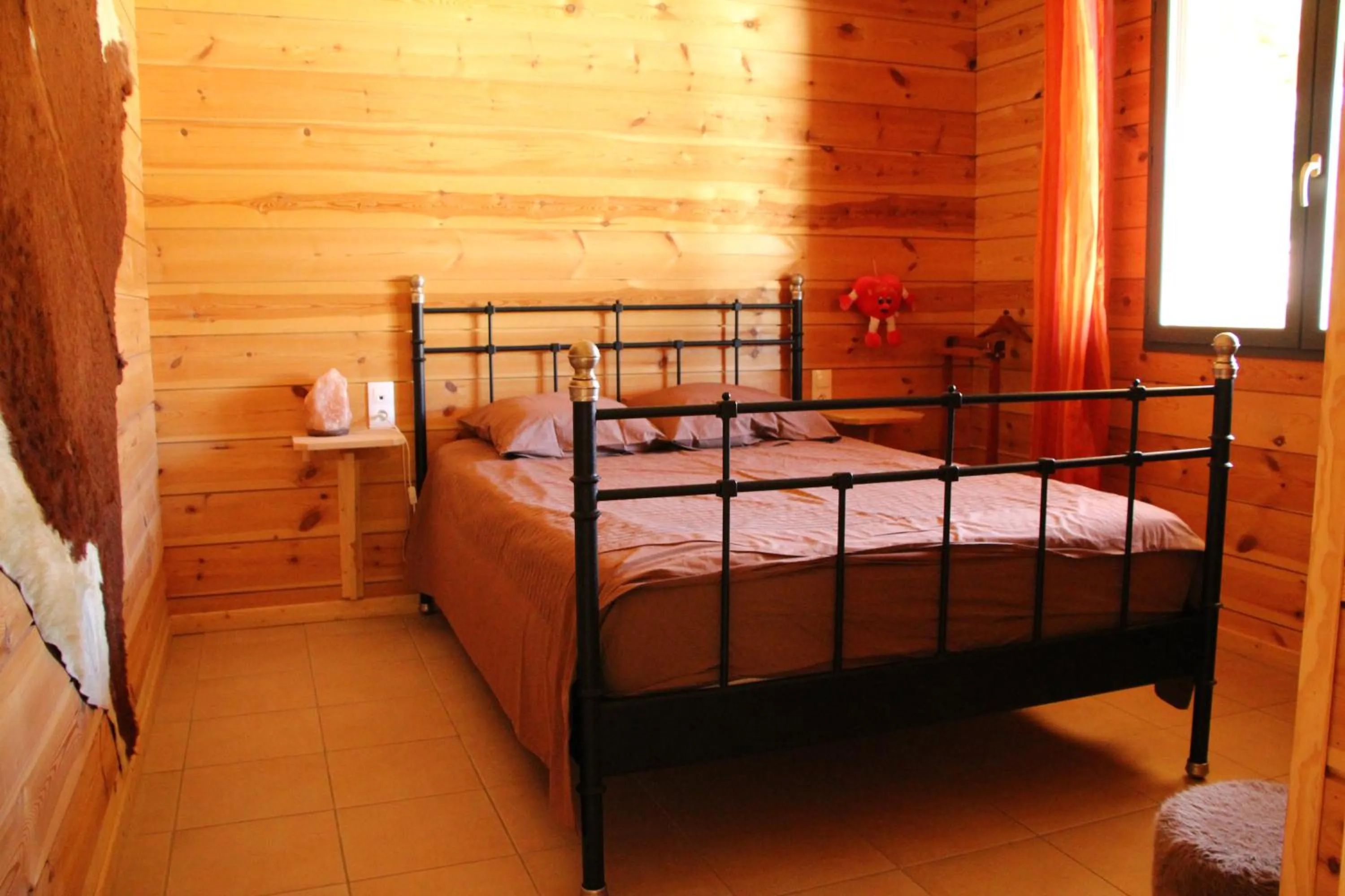 Bedroom, Bed in Western City Troyes