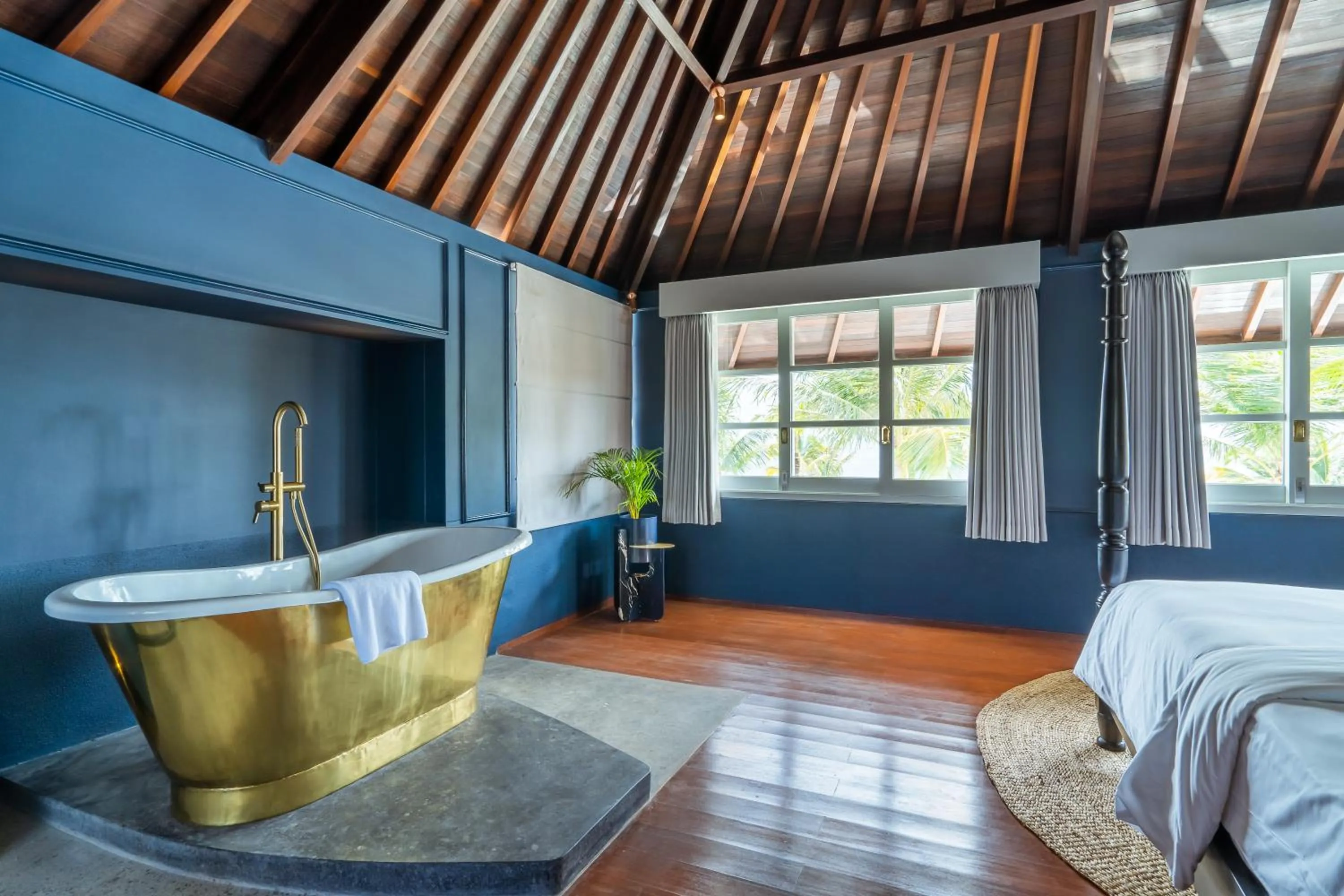 Bath, Bed in Ulu Cliffhouse