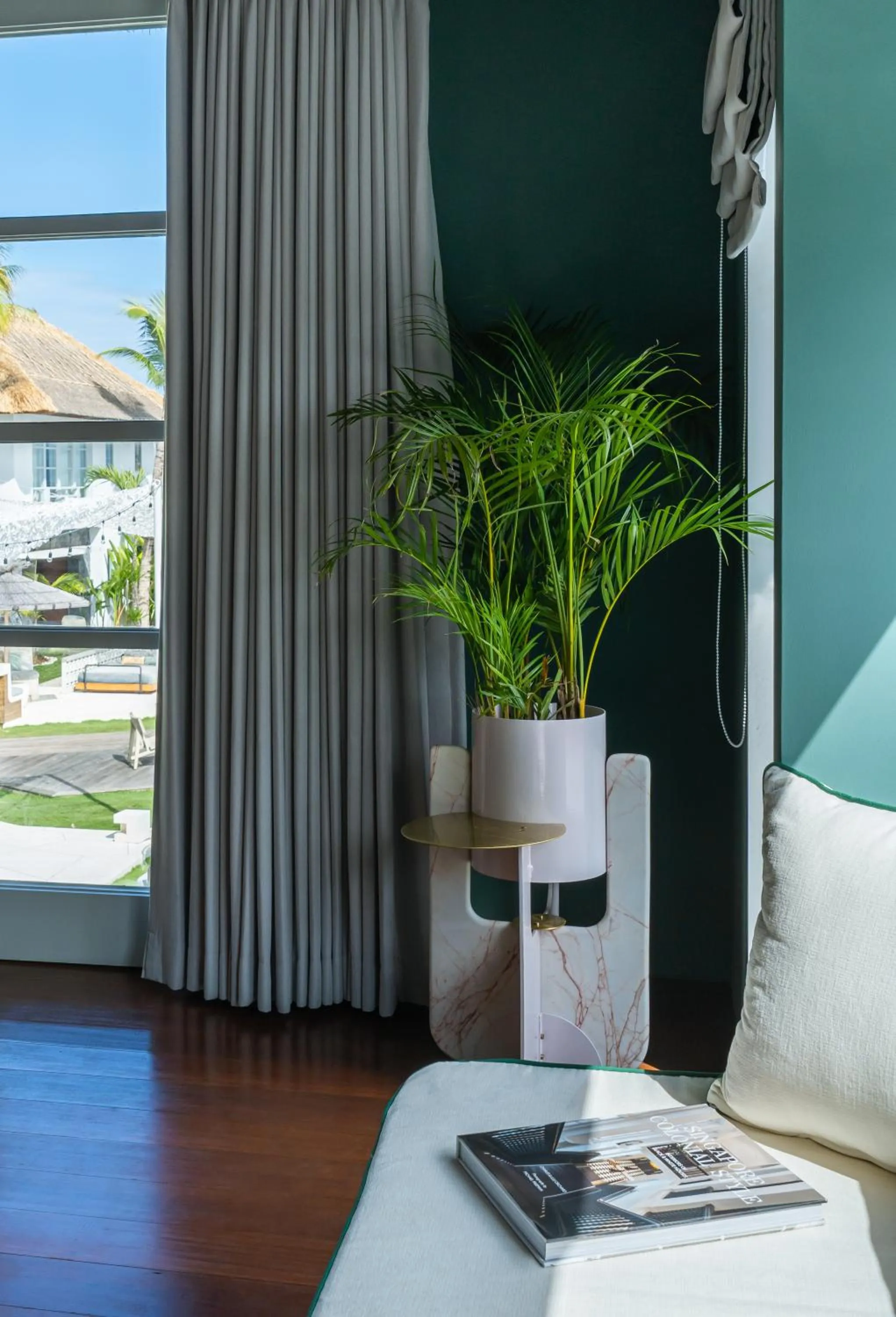 Seating area in Ulu Cliffhouse