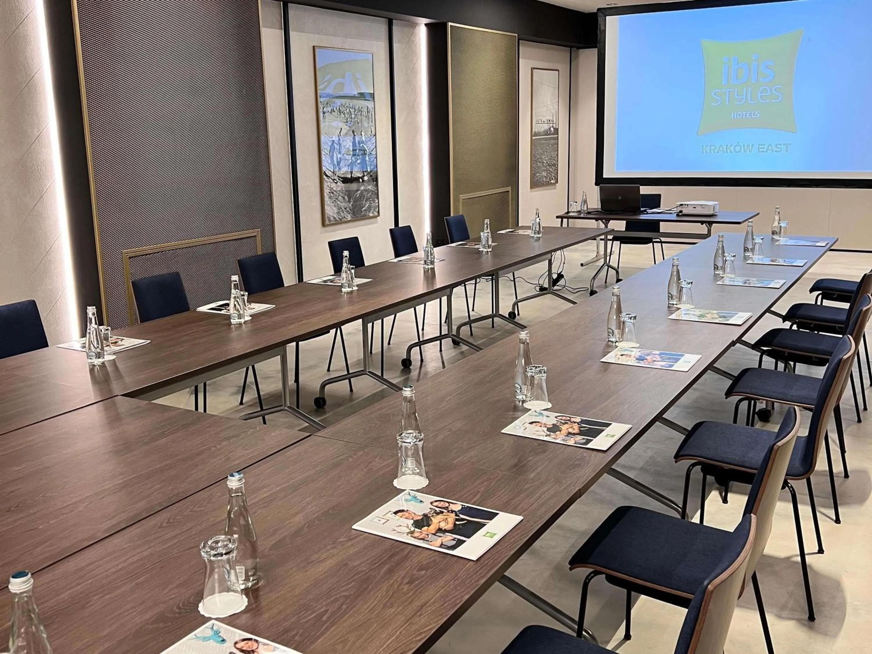 Meeting/conference room in ibis Styles Kraków East