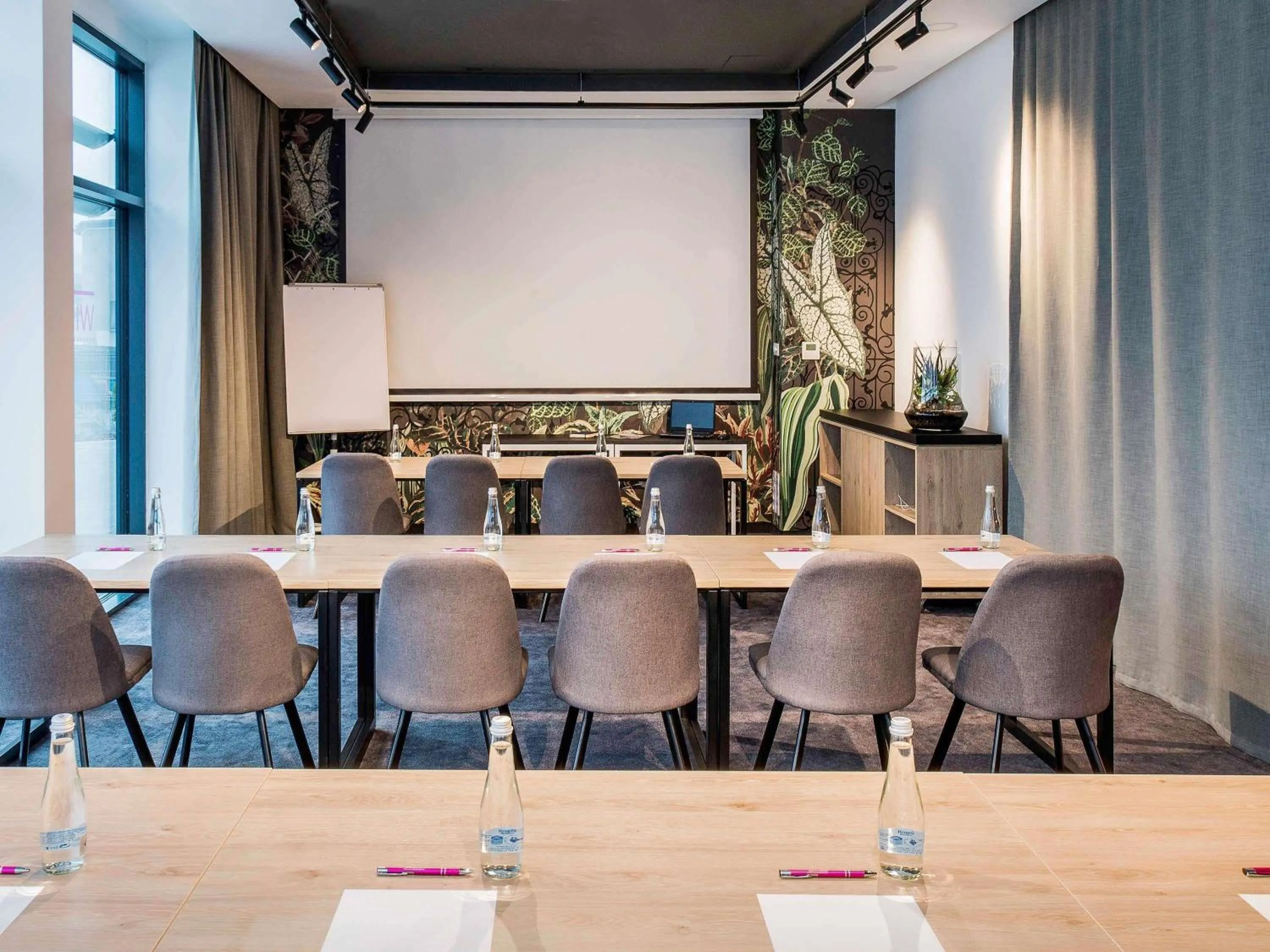 Meeting/conference room in ibis Styles Kraków East