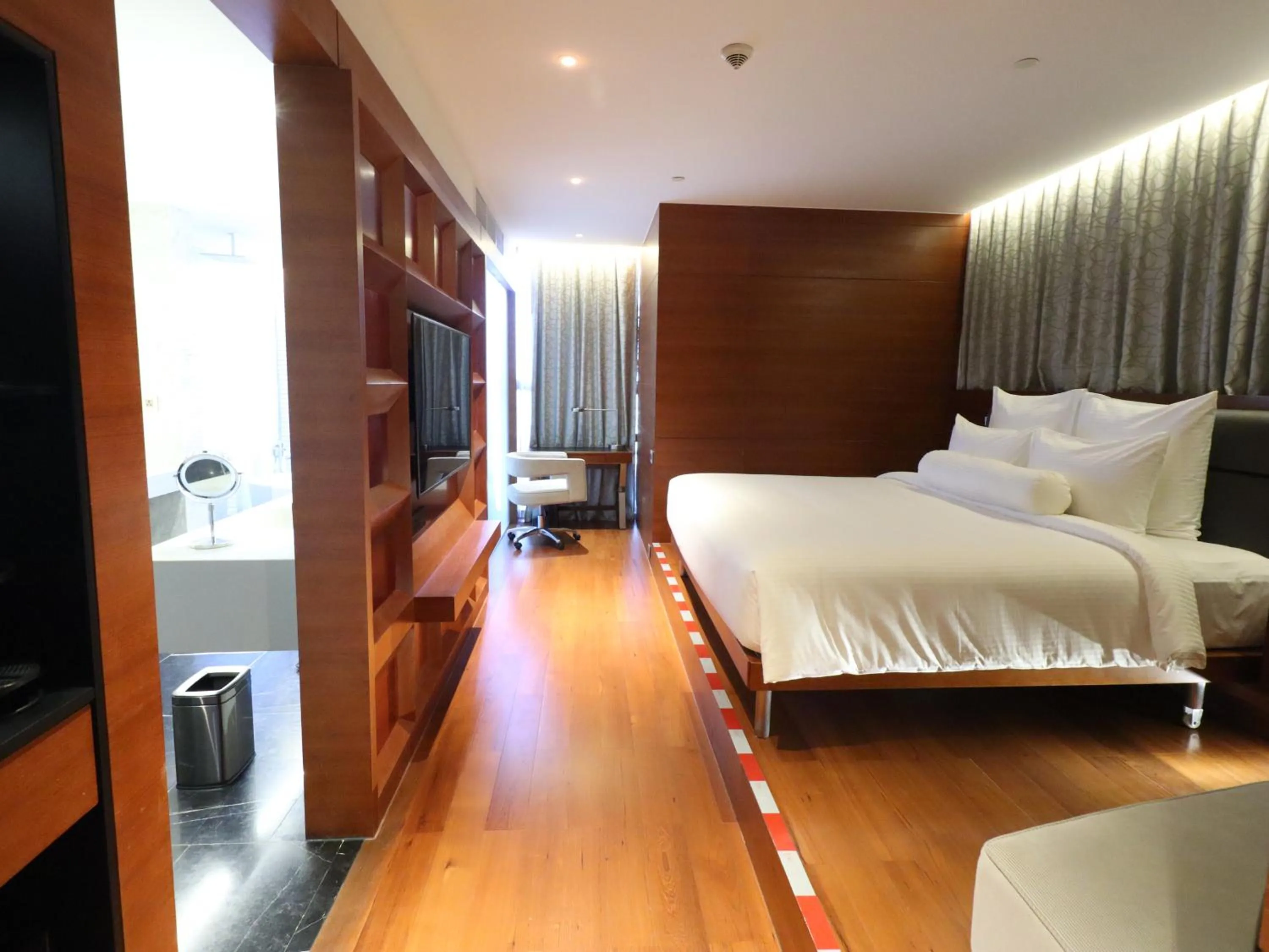 Bedroom in Mingalar Mandalay Hotel