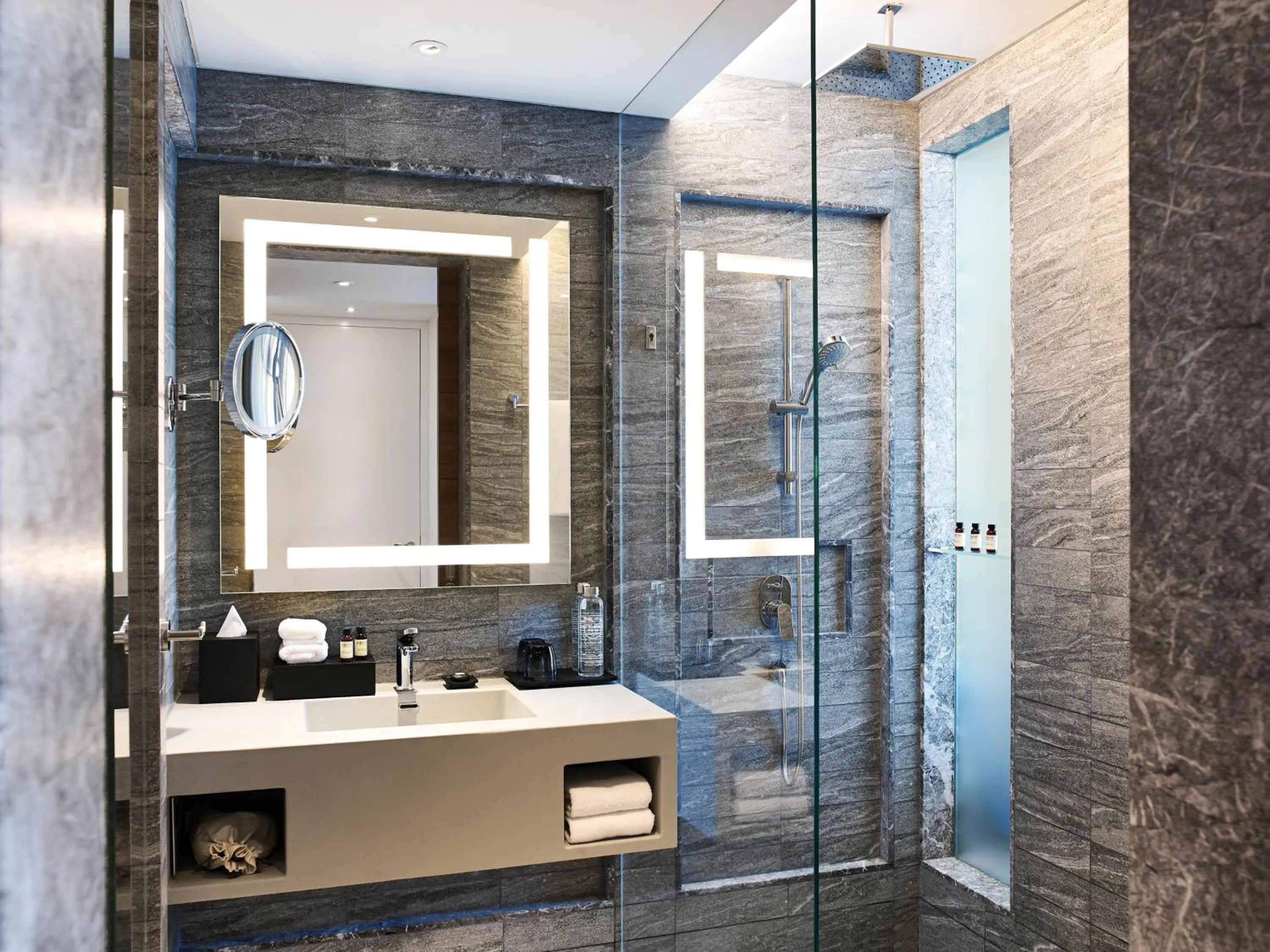 Bathroom in Mingalar Mandalay Hotel