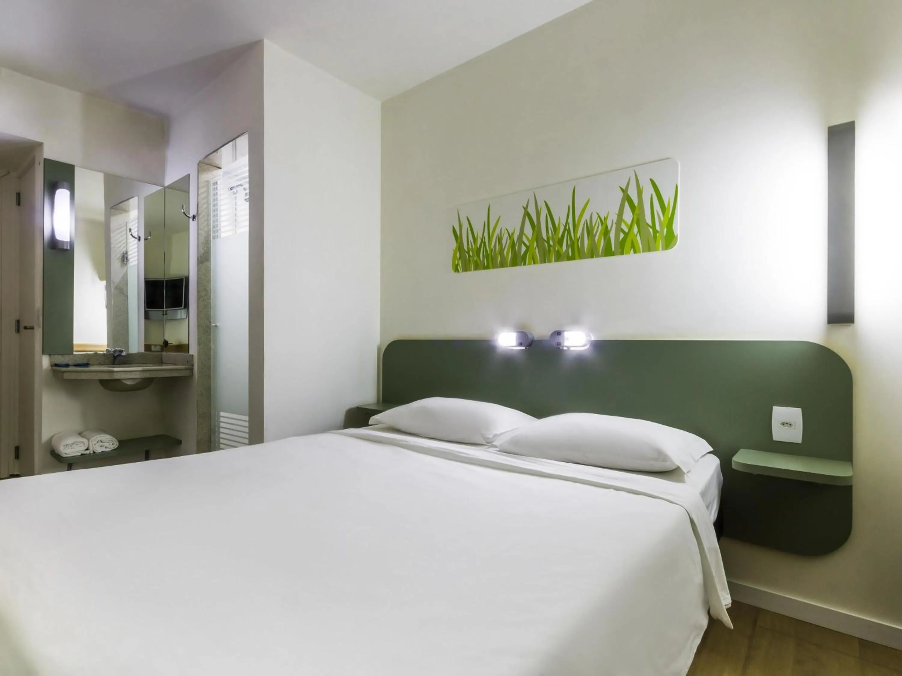 Bedroom, Bed in ibis budget Krakow Stare Miasto