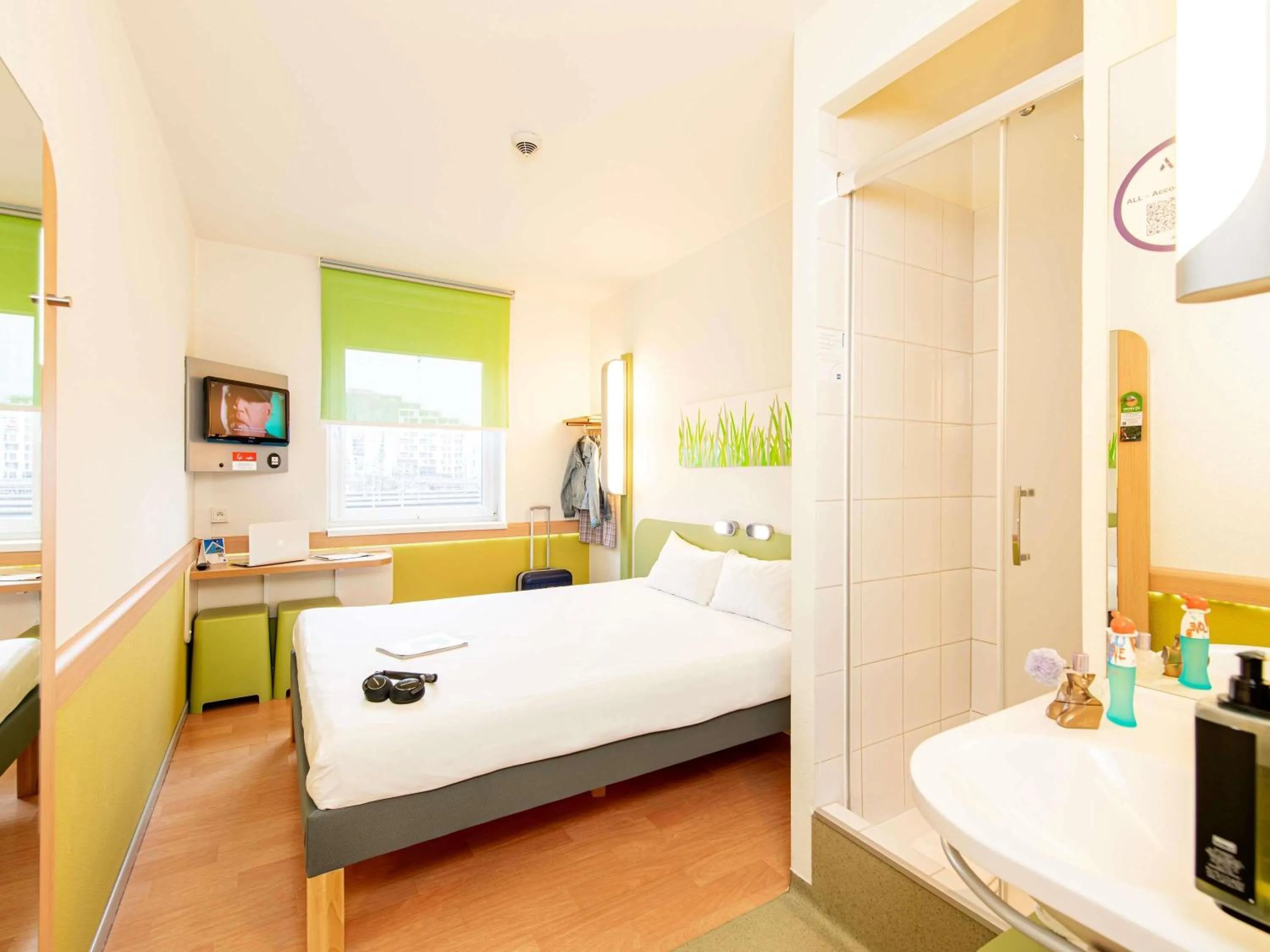 Bedroom, Bed in ibis budget Krakow Stare Miasto