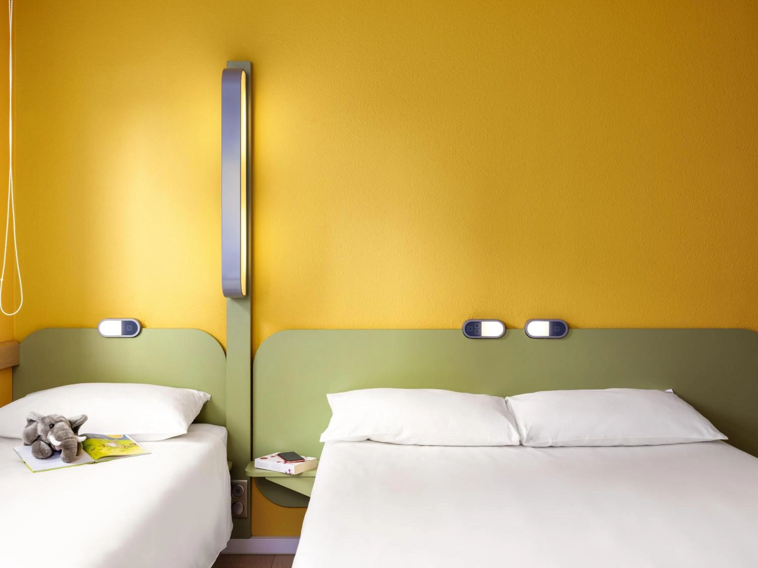 Bedroom, Bed in ibis budget Warszawa Centrum