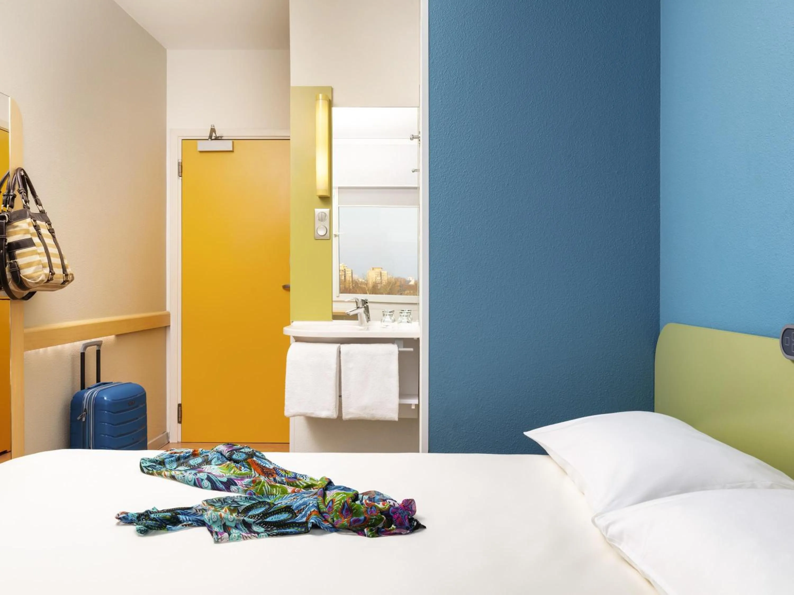 Bedroom, Bed in ibis budget Warszawa Centrum