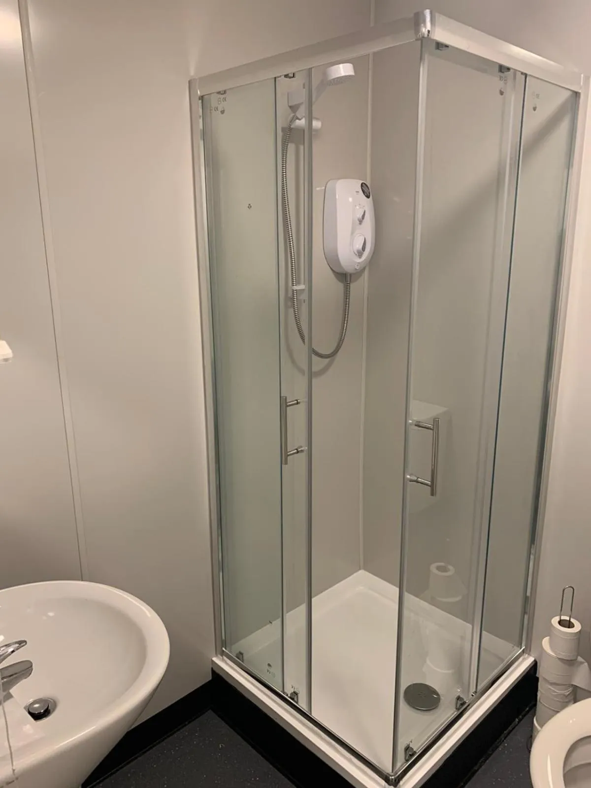 Shower in Poacher's Barn